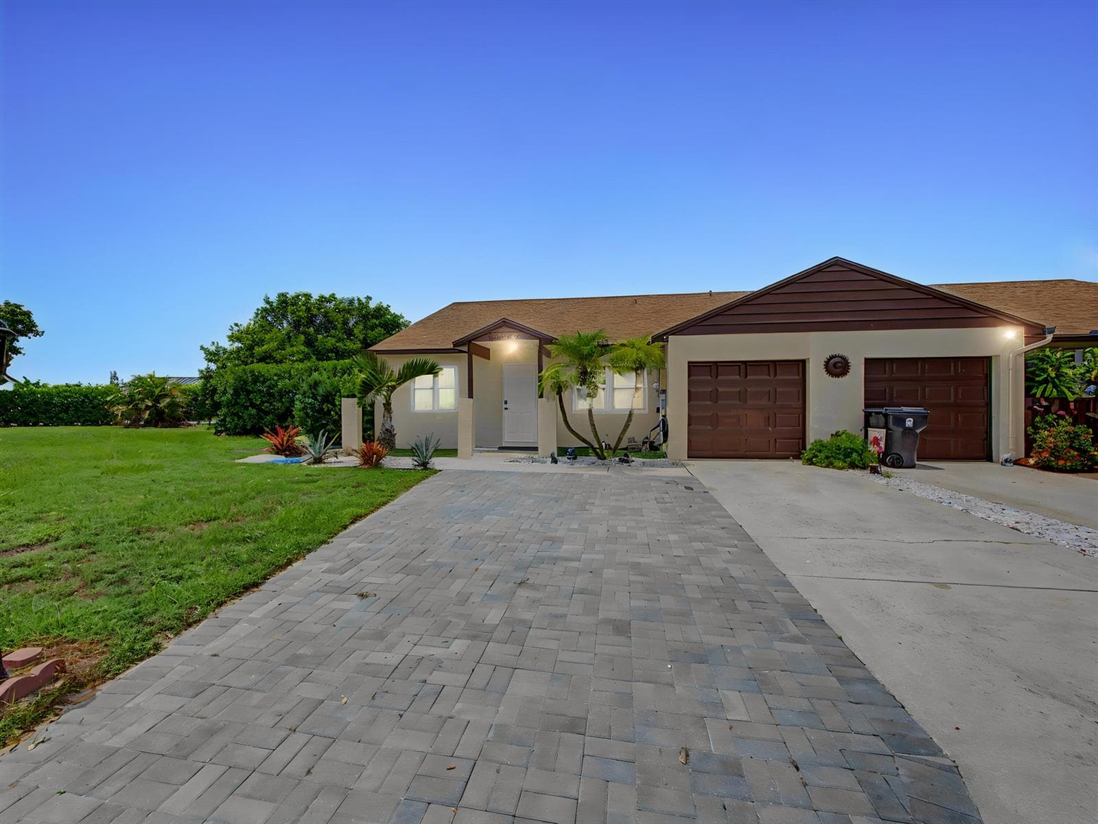 8464 Lake Worth Court, Wellington FL 33467 photo 2