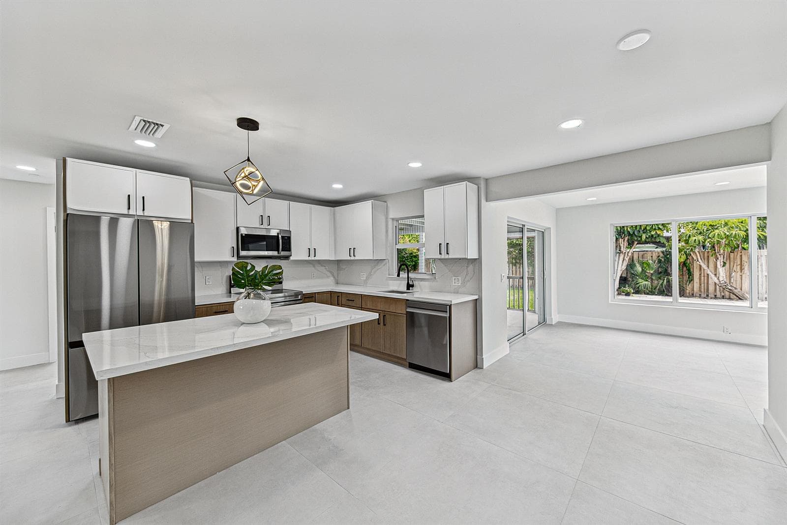 350 NE 42ND Street, Oakland Park FL 33334 photo 2