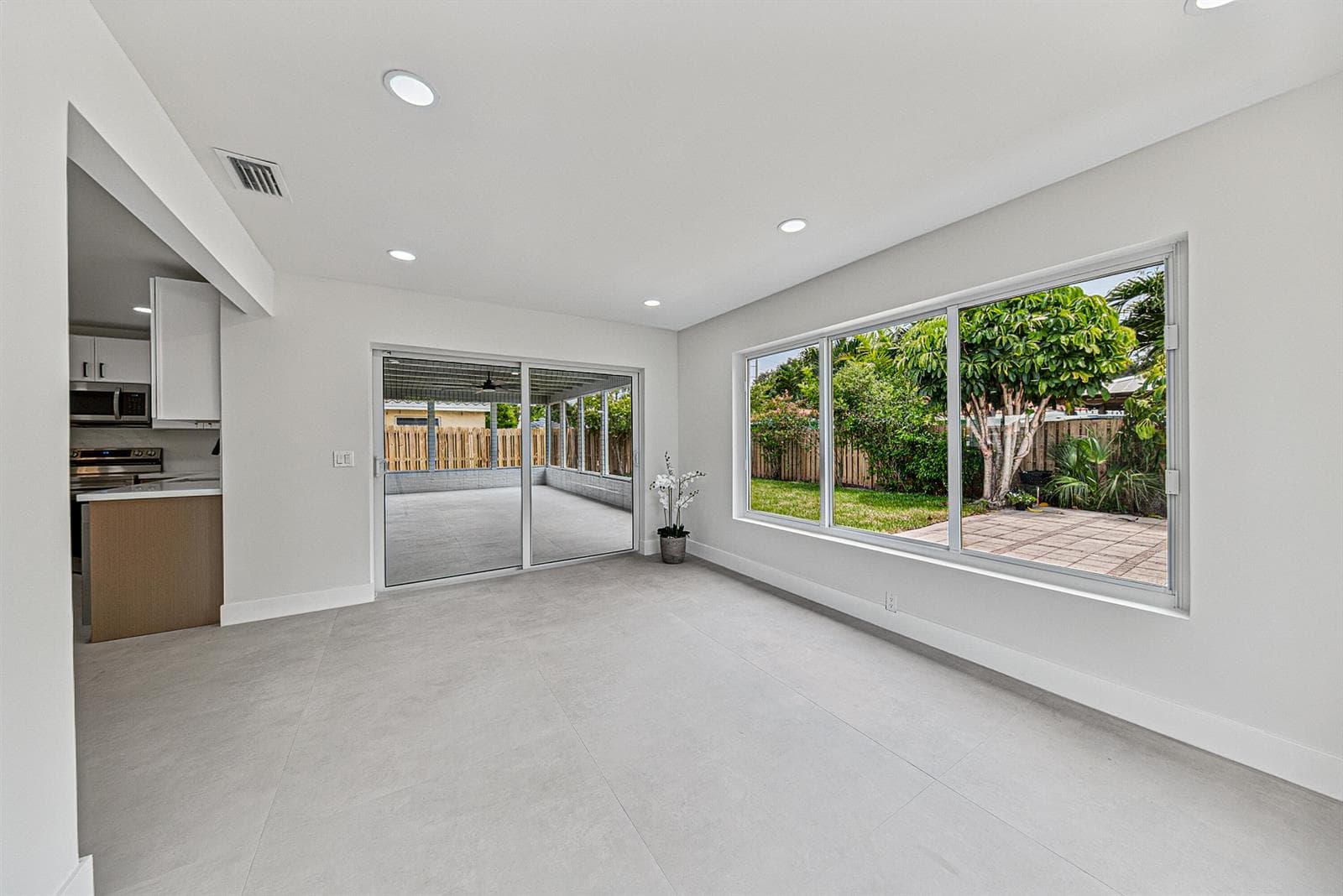 350 NE 42ND Street, Oakland Park FL 33334 photo 4