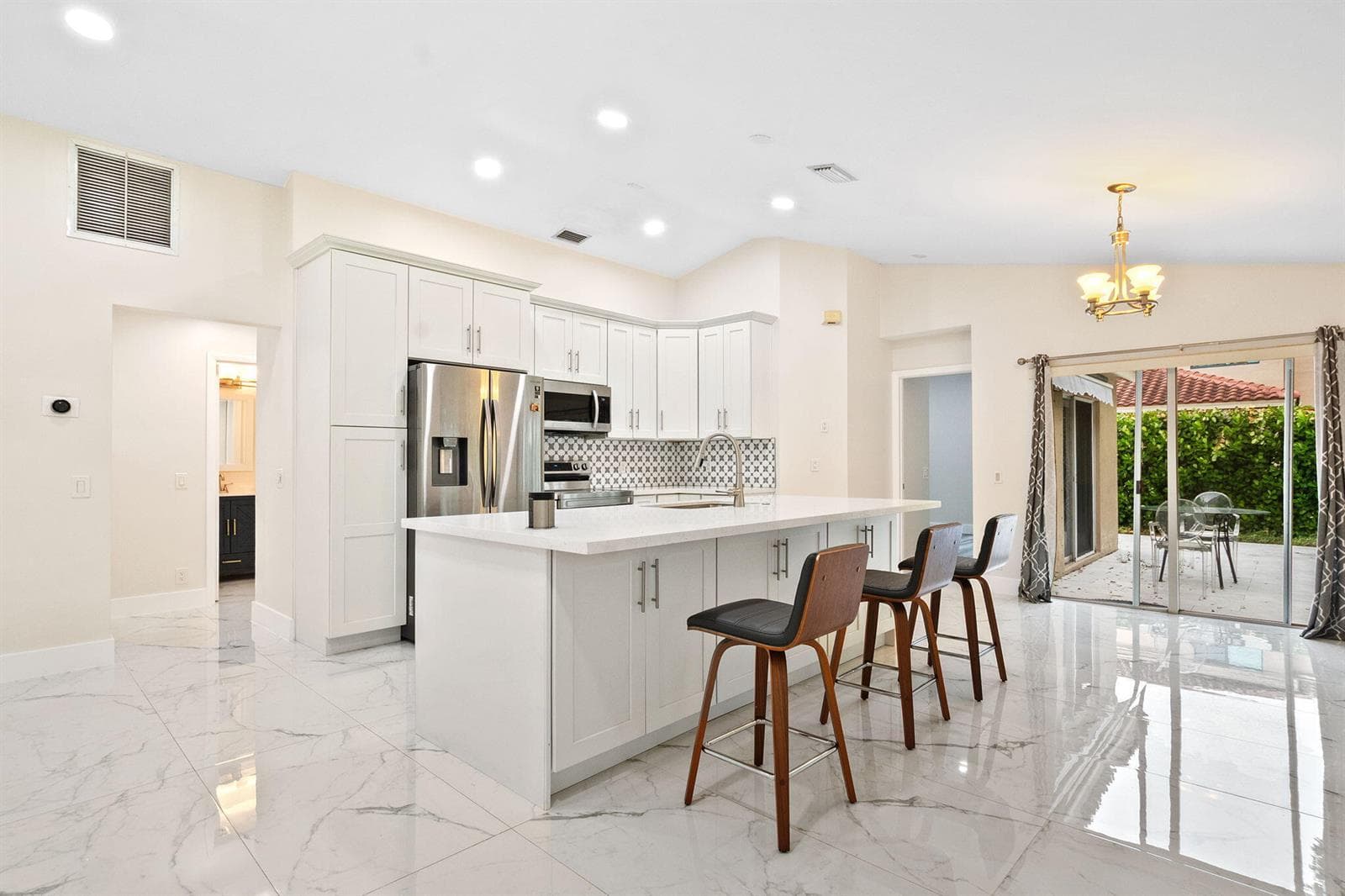 4498 Dogwood Circle, Weston FL 33331