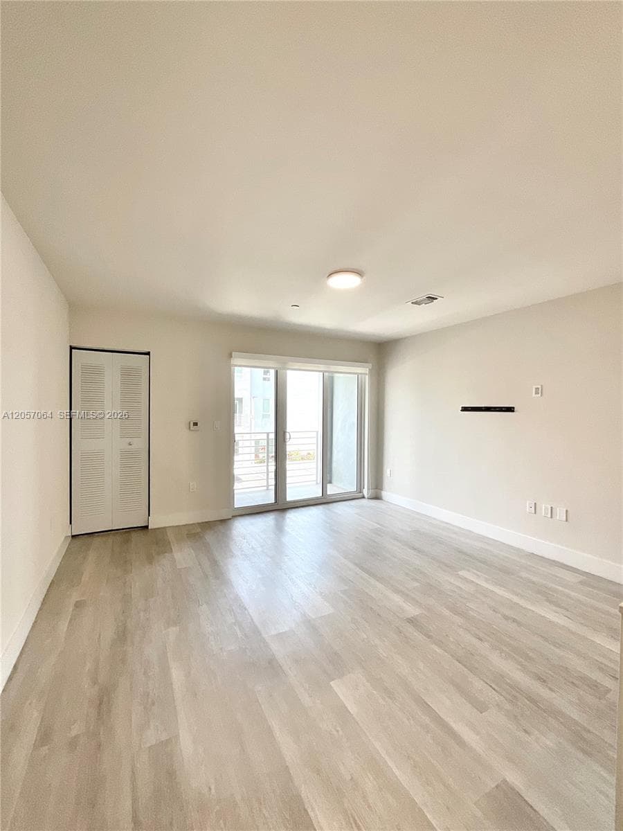 2555 NE 193rd St # 2206, Miami FL 33180 photo 5