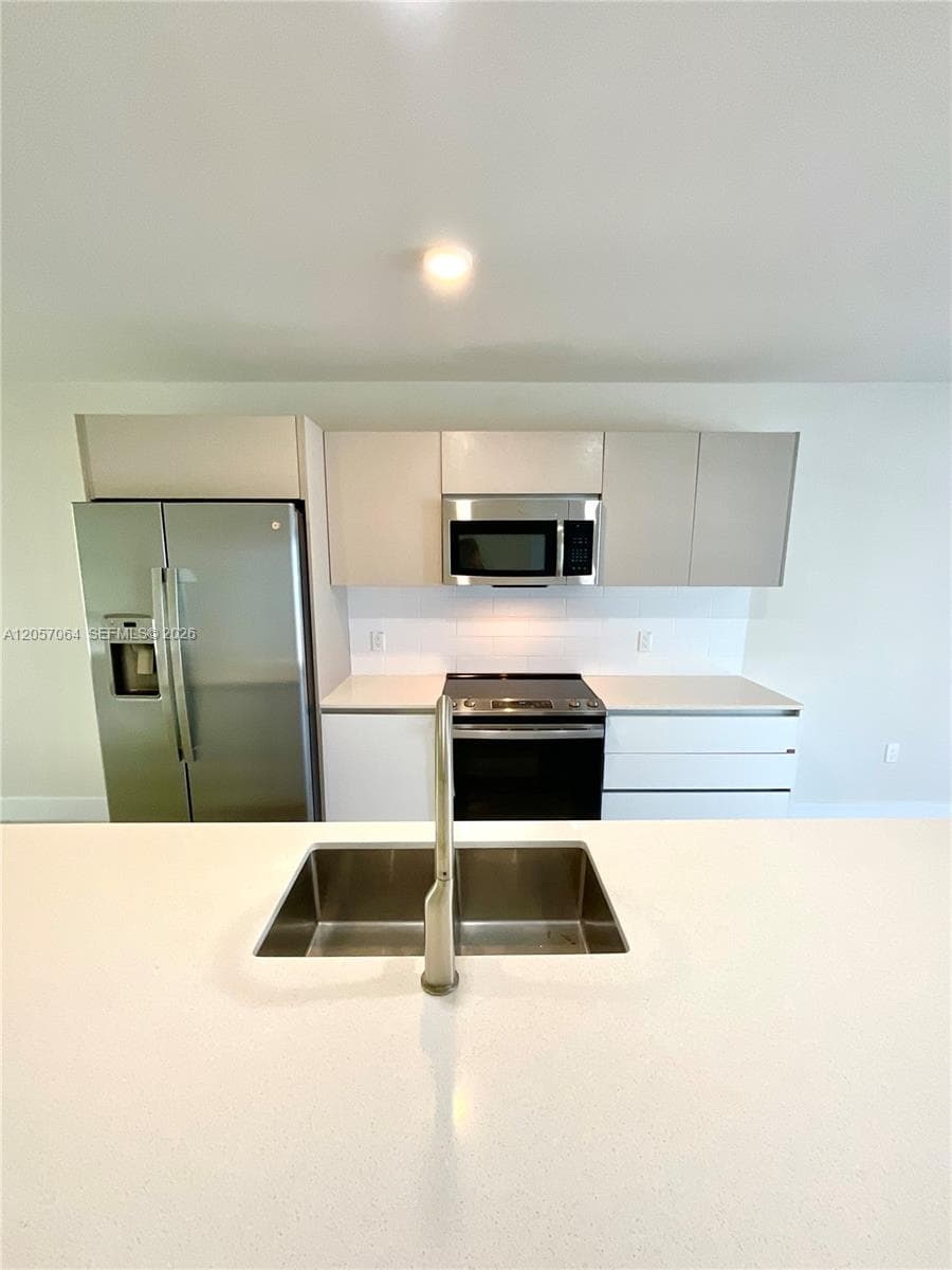2555 NE 193rd St # 2206, Miami FL 33180 photo 4