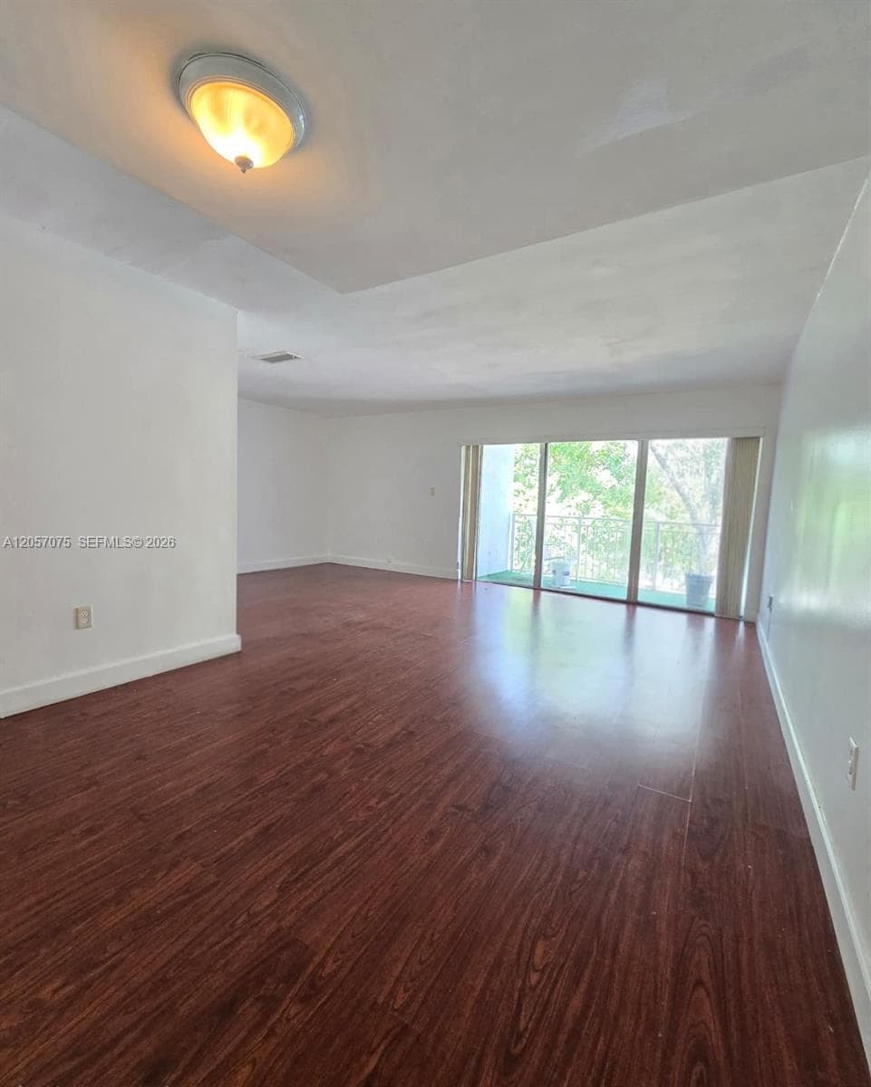 9357 Fontainebleau Blvd # D420, Miami FL 33172 photo 3