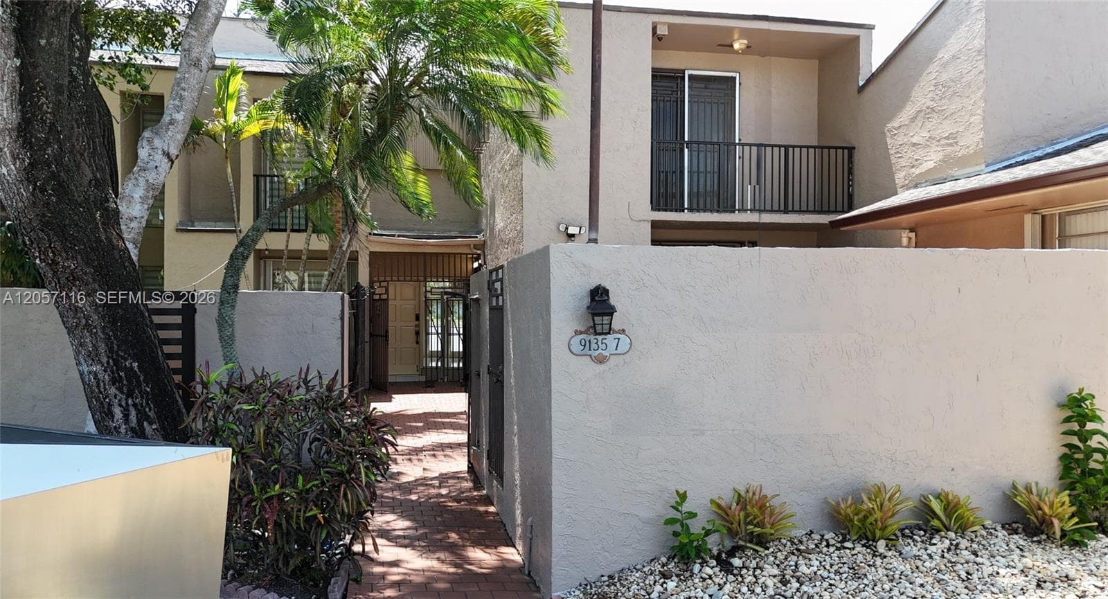 9135 Fontainebleau Blvd # 7, Miami FL 33172 photo 2