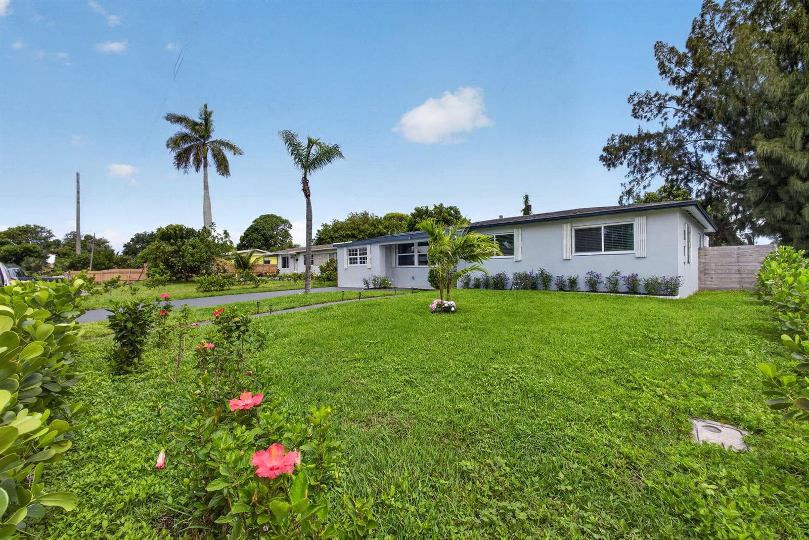 140 W 31st Court, Riviera Beach FL 33404 photo 3