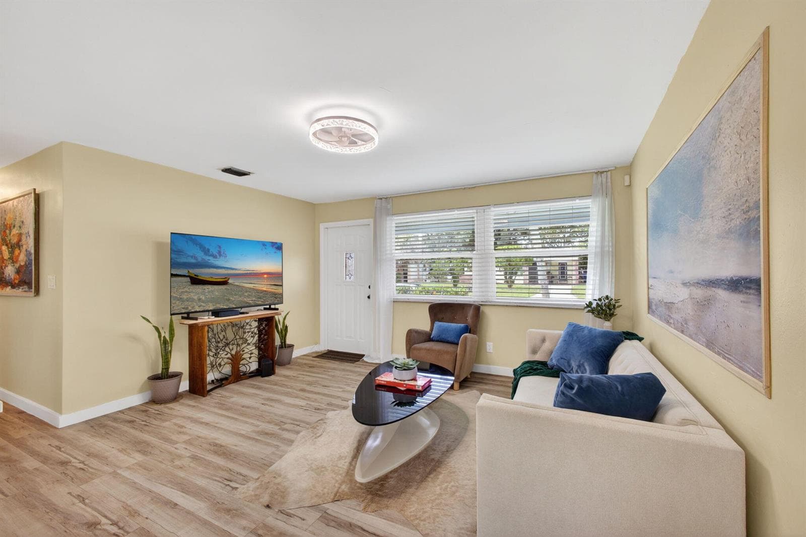 140 W 31st Court, Riviera Beach FL 33404 photo 4