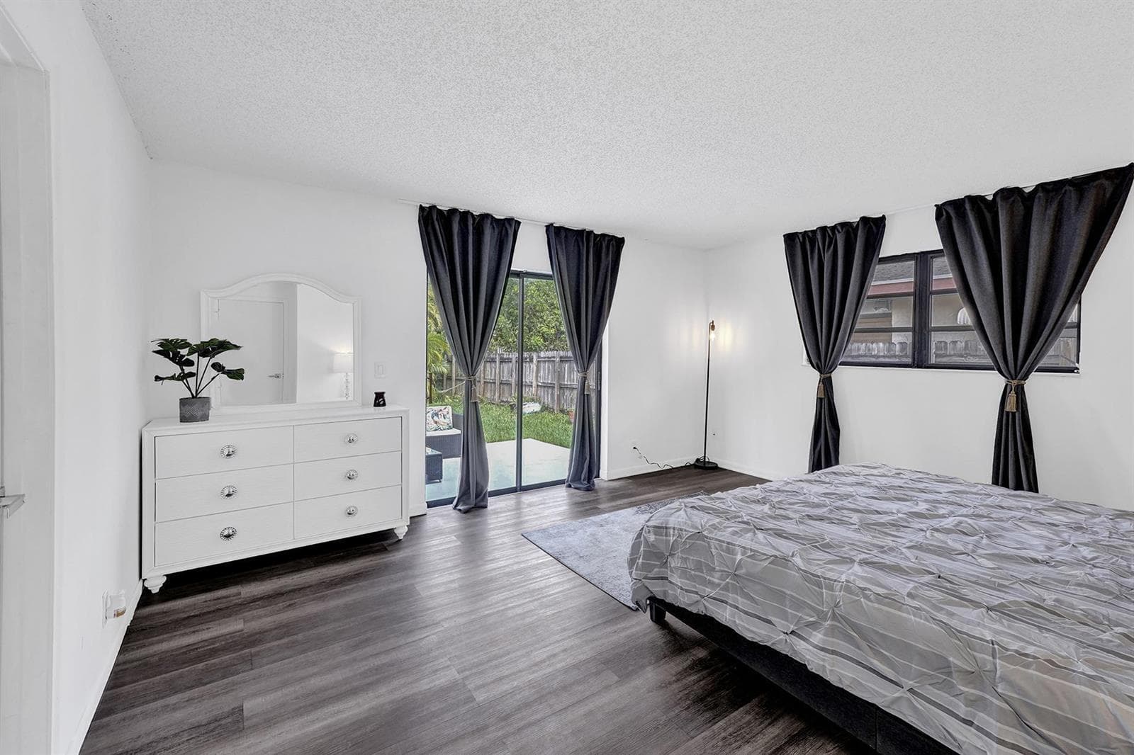 1115 NE 1st Court # B, Hallandale Beach FL 33009 photo 2