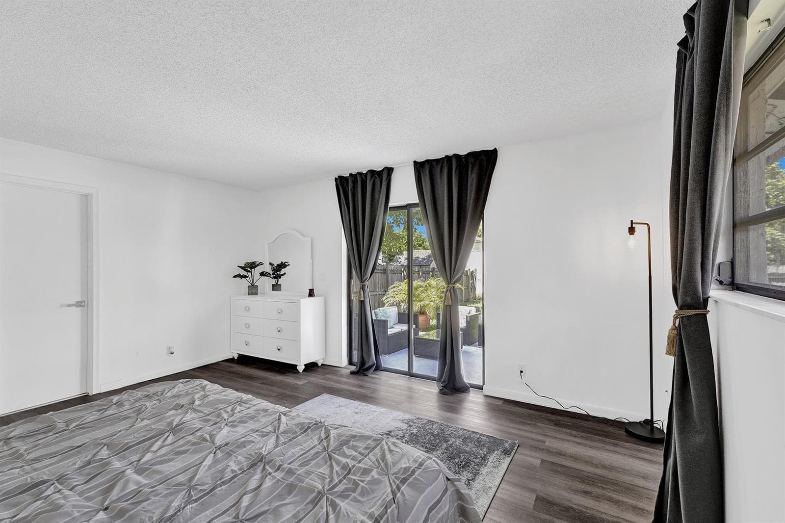 1115 NE 1st Court # B, Hallandale Beach FL 33009 photo 3