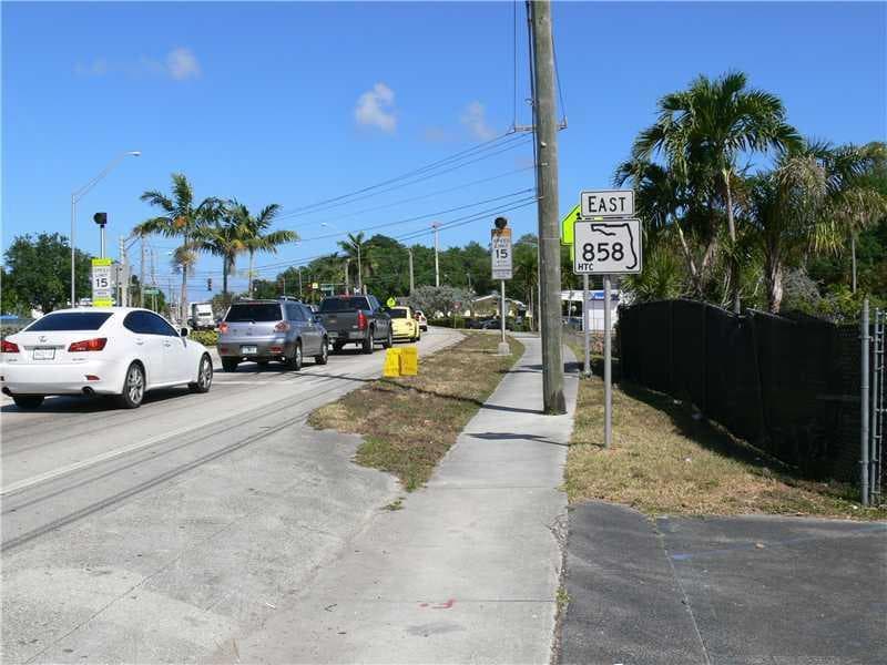41 WILLIAMS Road, West Park FL 33023