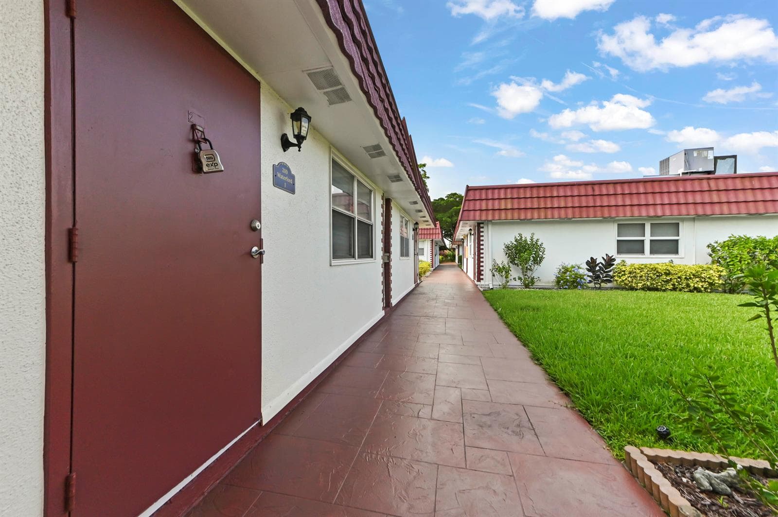 209 WATERFORD I, Delray Beach FL 33446 photo 2