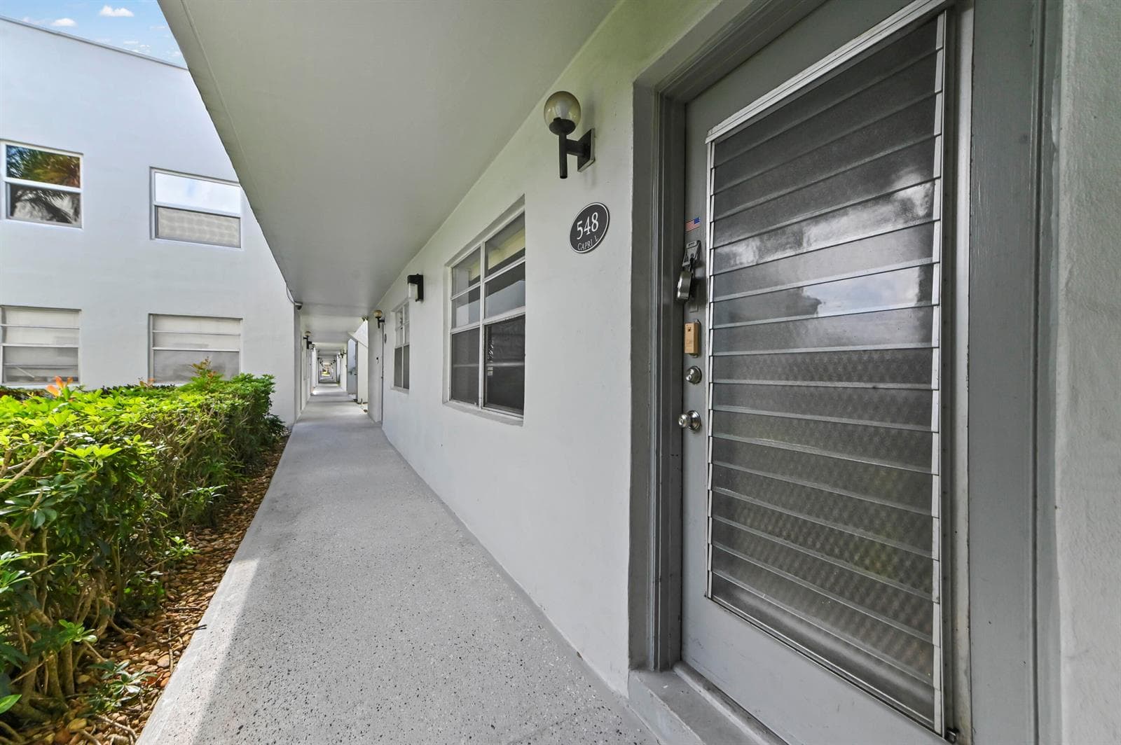 548 Capri L, Delray Beach FL 33484 photo 2
