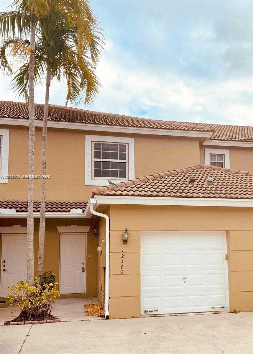 12162 SW 5th Ct, Pembroke Pines, FL 33025