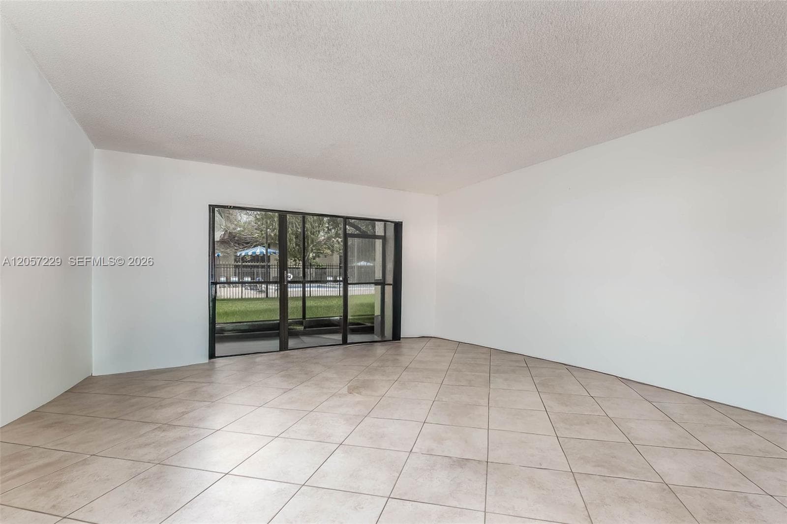 325 Lakeview Dr # 102, Weston FL 33326 photo 5