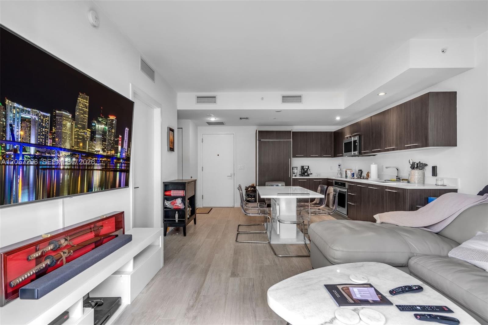 55 SW 9th St # 2407, Miami FL 33130 photo 4