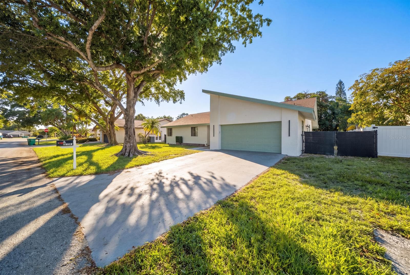 8114 NUTMEG Way, Tamarac FL 33321 photo 2