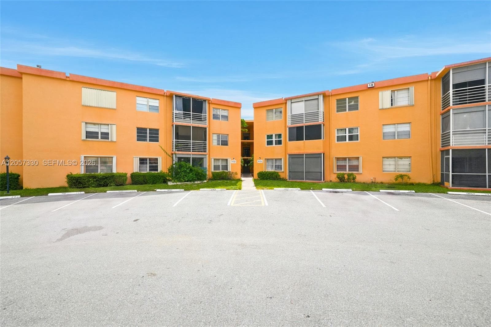 4384 NW 9th Ave # 19-1D, Deerfield Beach FL 33064 photo 2