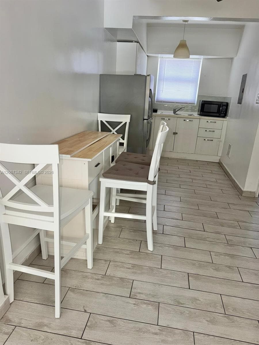 1600 Pennsylvania Ave # 4, Miami Beach FL 33139 photo 3