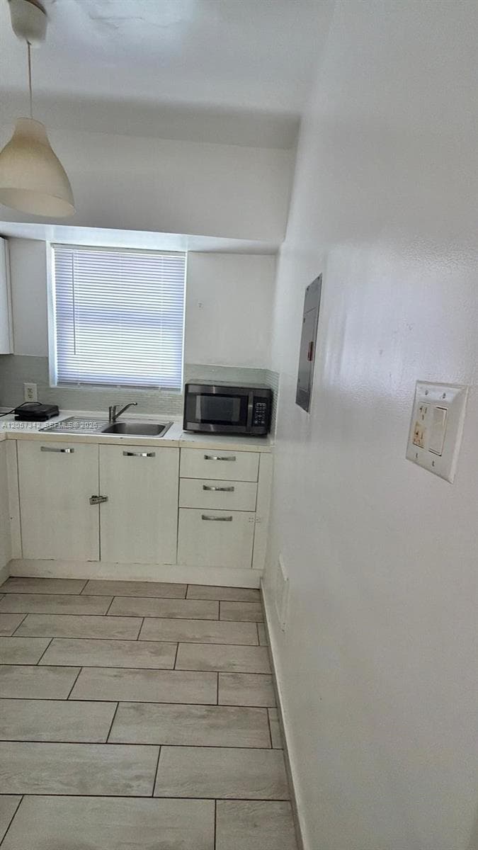 1600 Pennsylvania Ave # 4, Miami Beach FL 33139 photo 5
