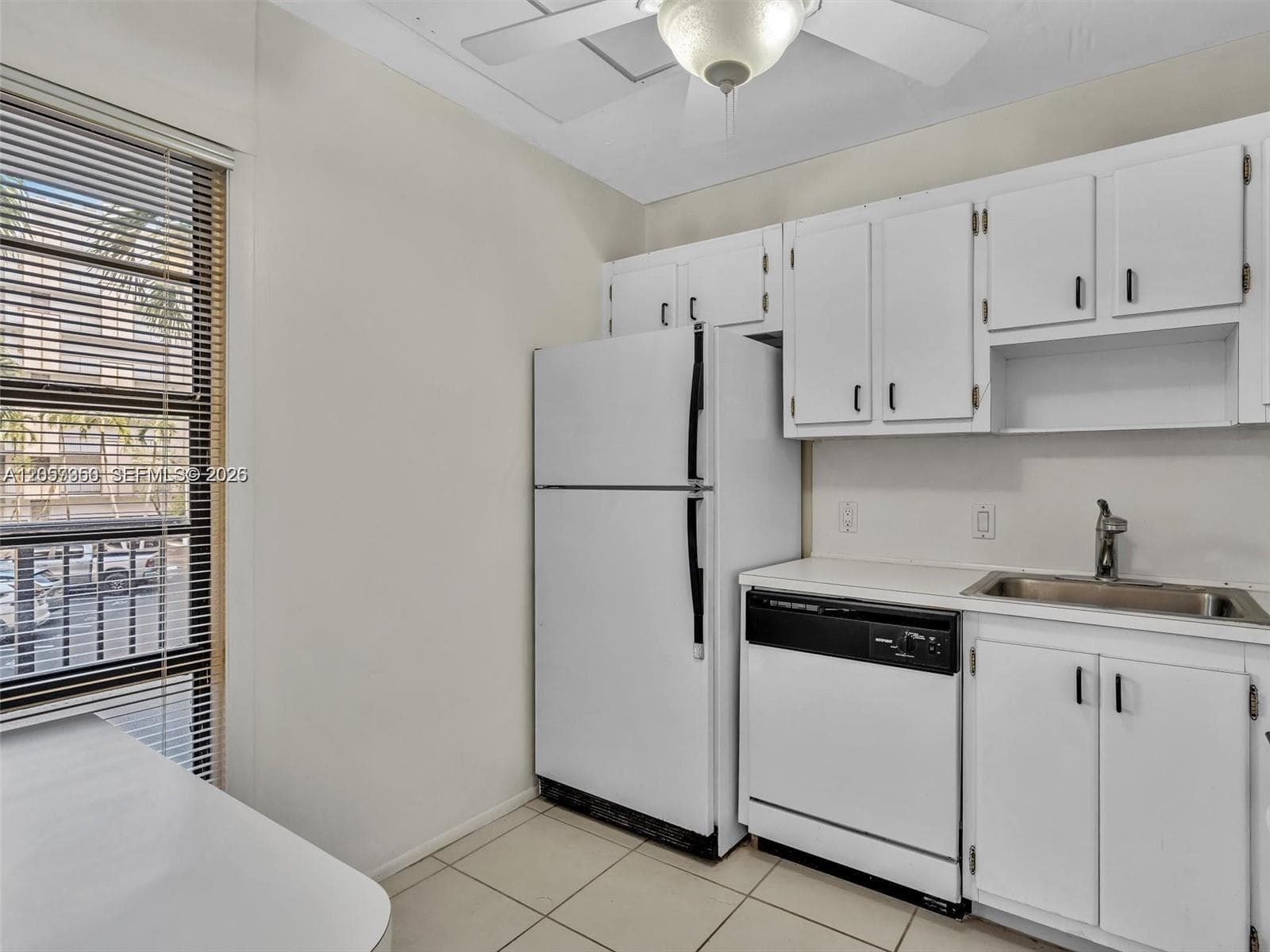 20500 W Country Club Dr # 203, Aventura FL 33180 photo 3