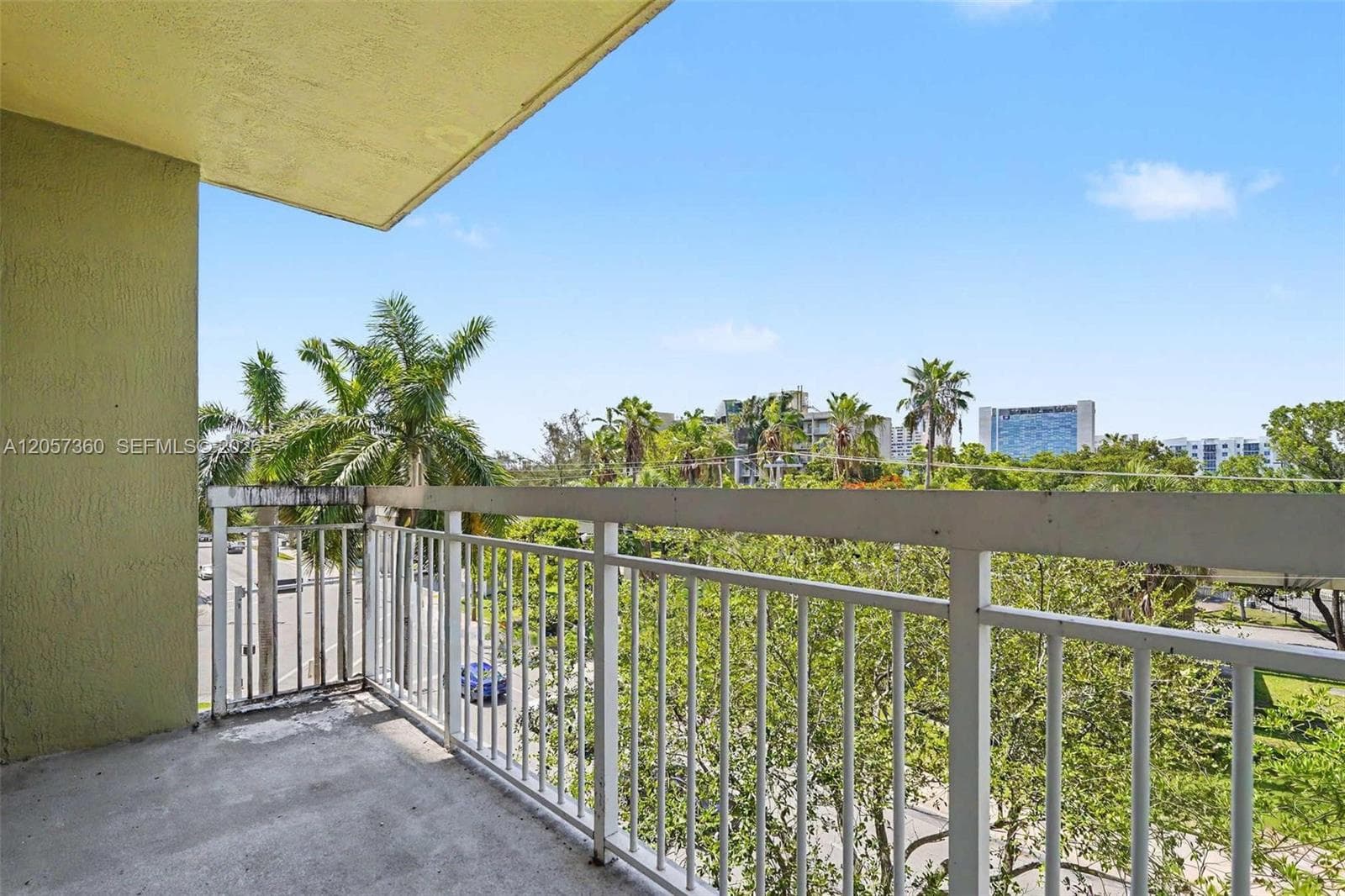 816 NW 11th St # 402, Miami FL 33136 photo 4