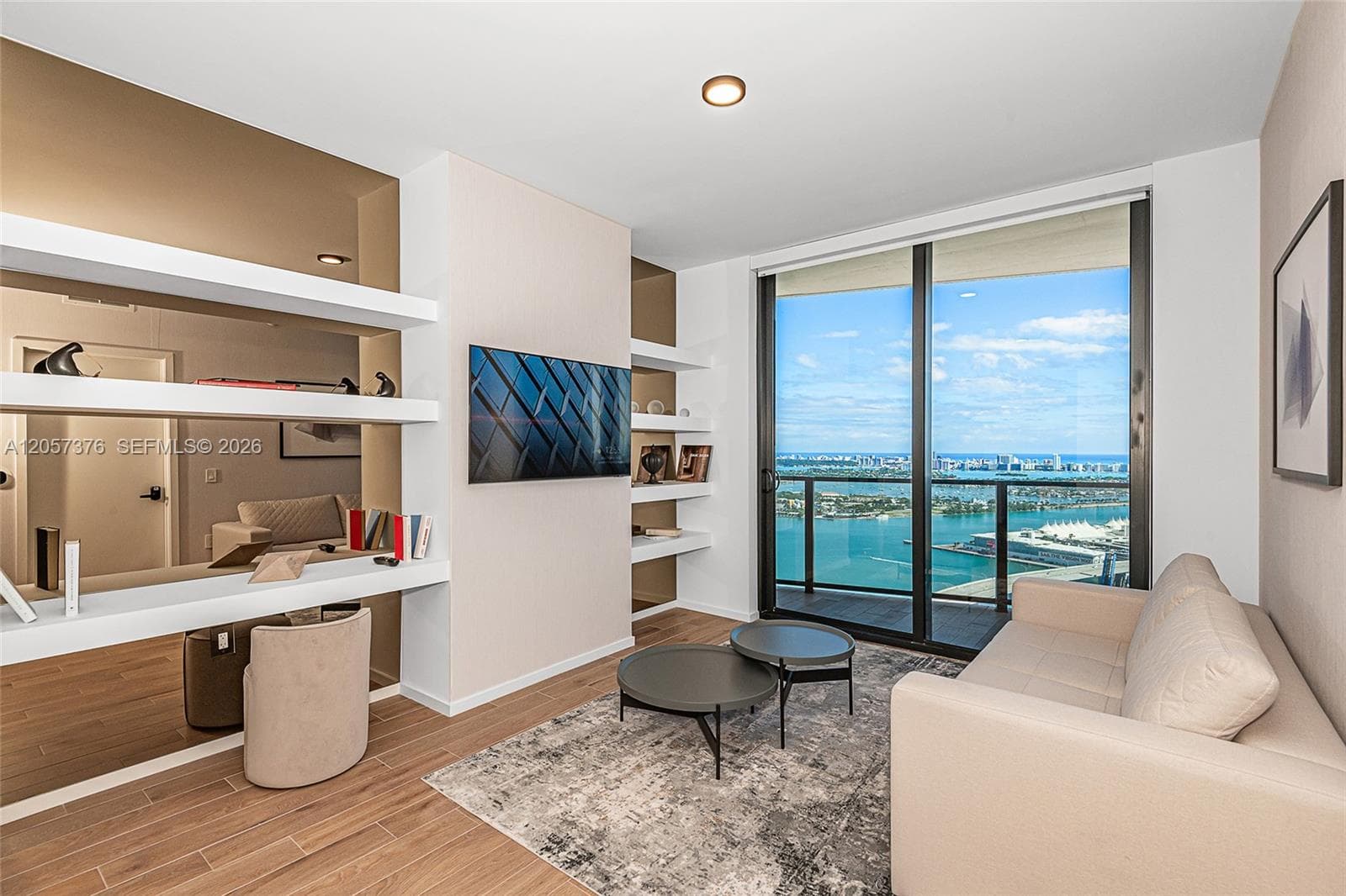 398 NE 5th St # 3711, Miami FL 33132 photo 4