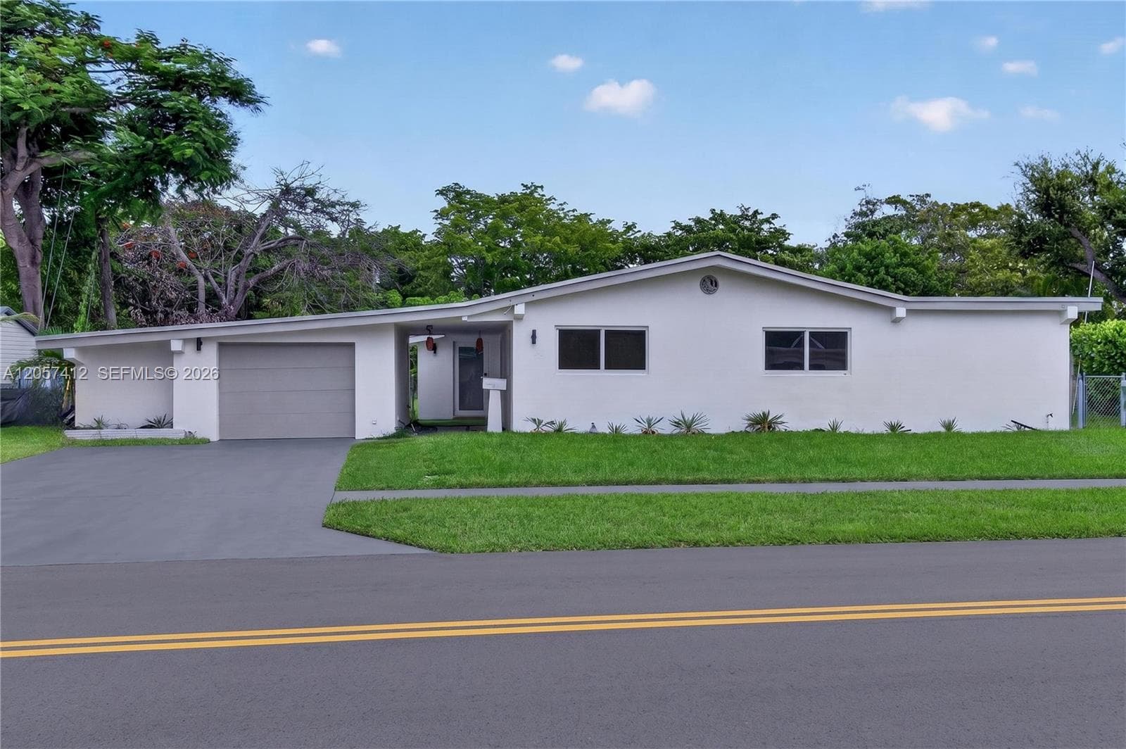 5715 Jackson St, Hollywood FL 33023 photo 3