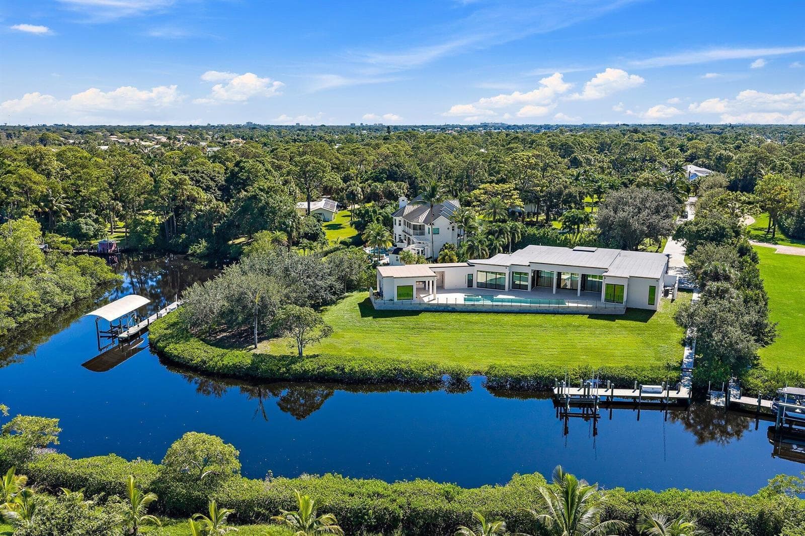 8309 SE RIVERS EDGE Street, Jupiter FL 33458 photo 2