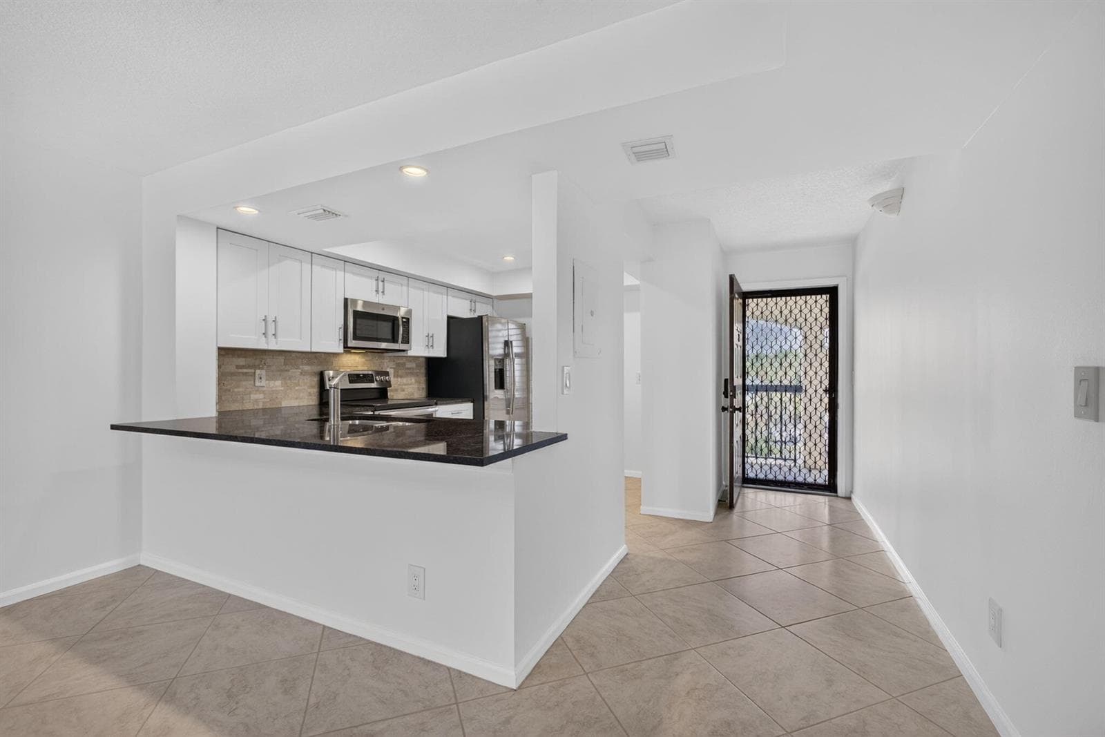 313 LAKE Circle # 311, North Palm Beach FL 33408 photo 5