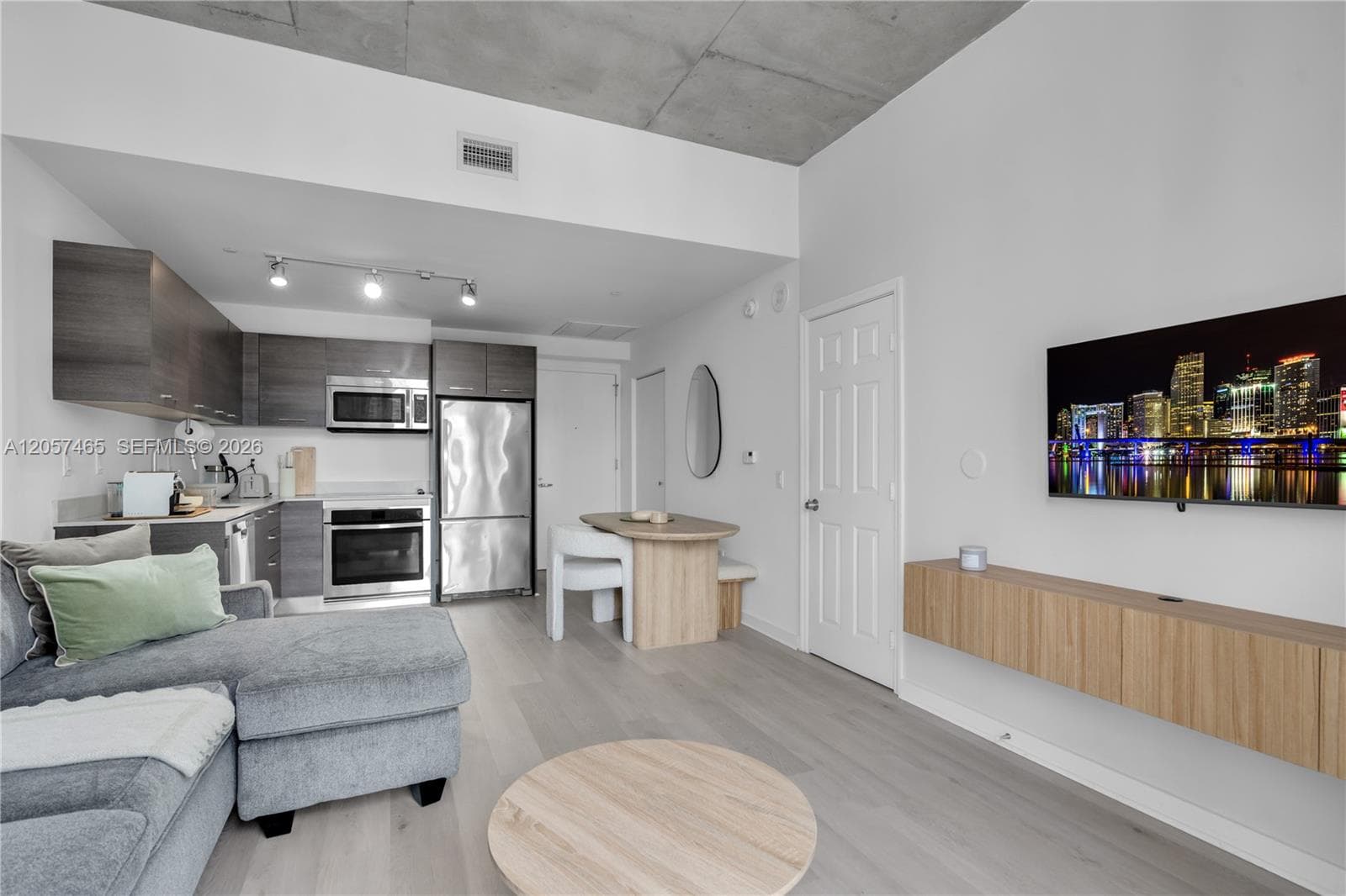 151 SE 1st St # 2109, Miami FL 33131 photo 4