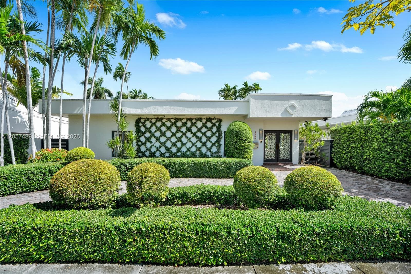 1777 Daytonia Rd, Miami Beach FL 33141 photo 2