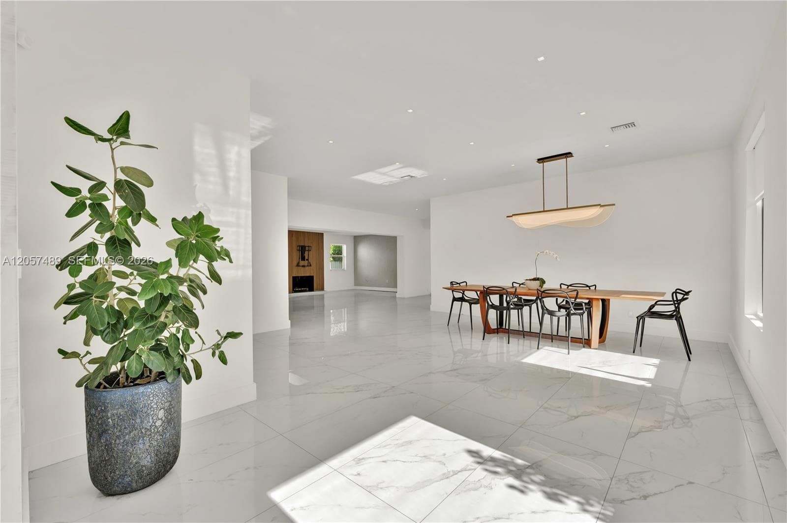 1777 Daytonia Rd, Miami Beach FL 33141 photo 3