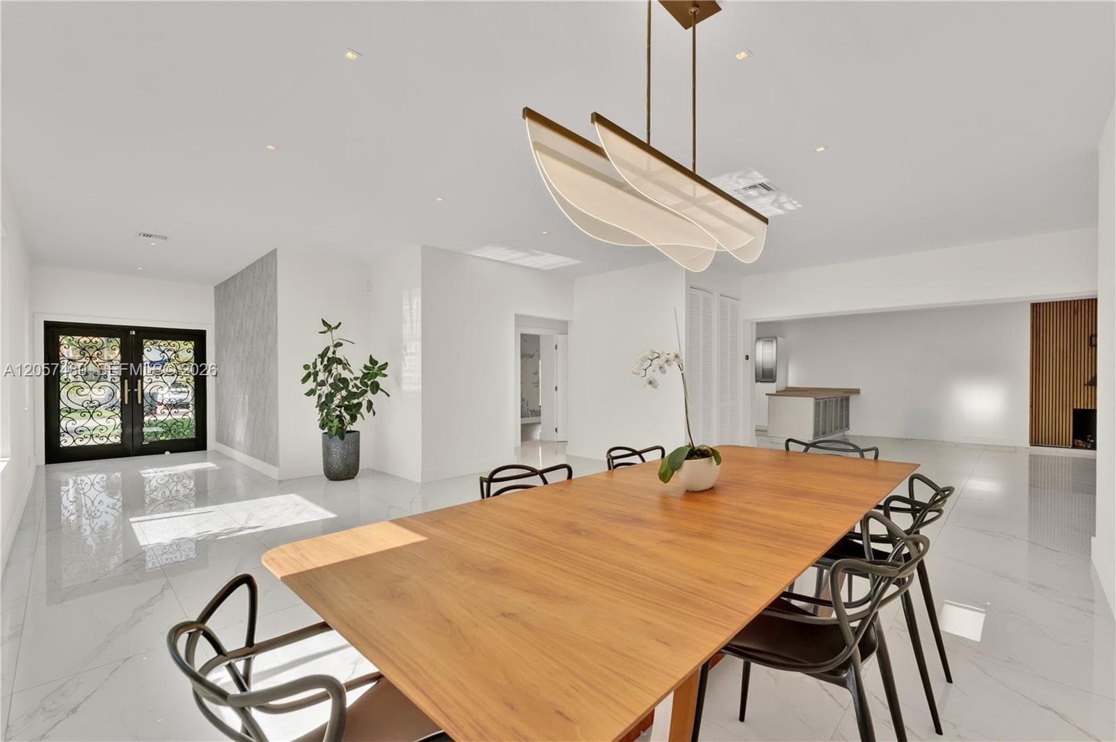 1777 Daytonia Rd, Miami Beach FL 33141 photo 4