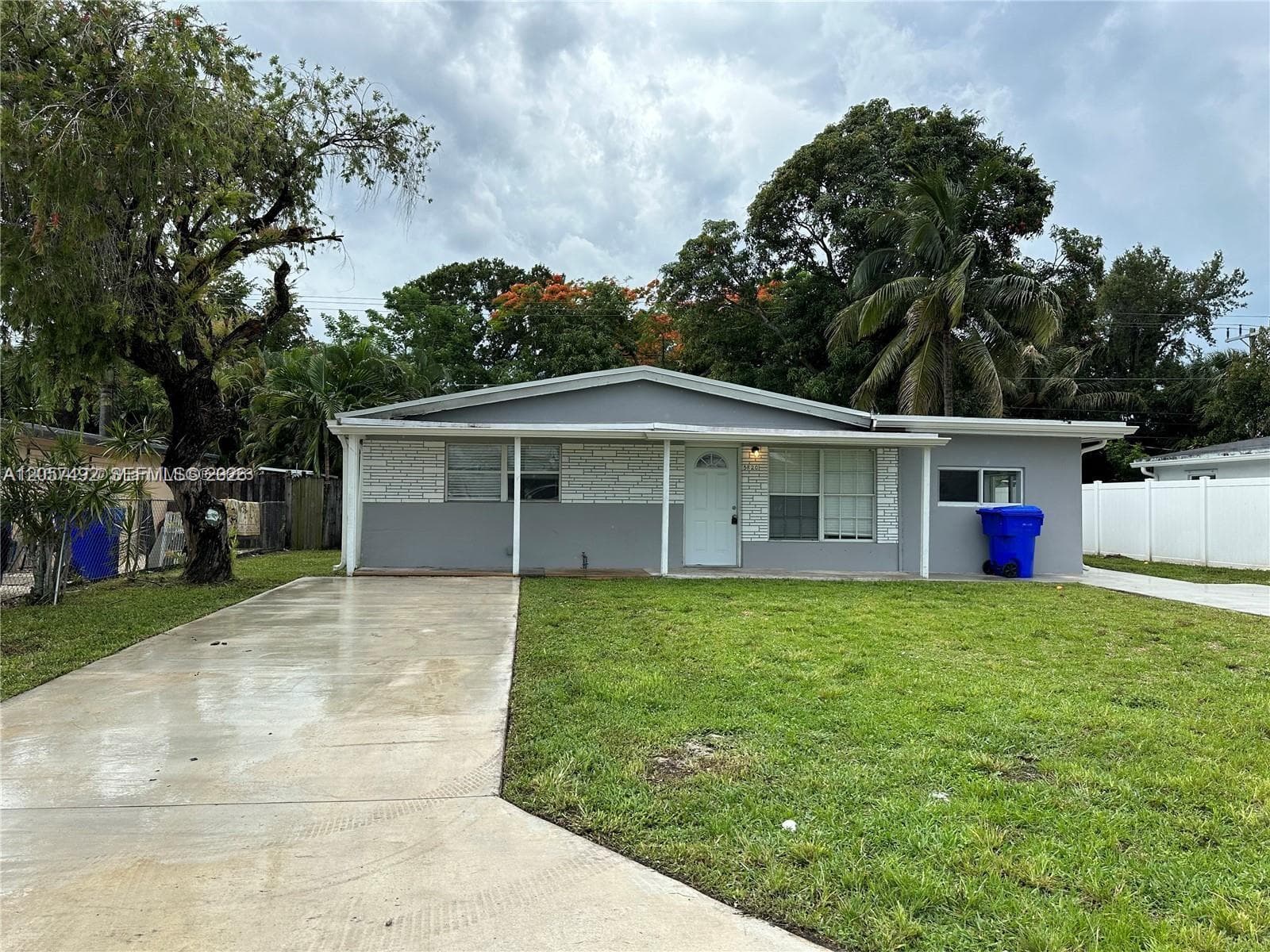 5820 Atlanta St, Hollywood FL 33021