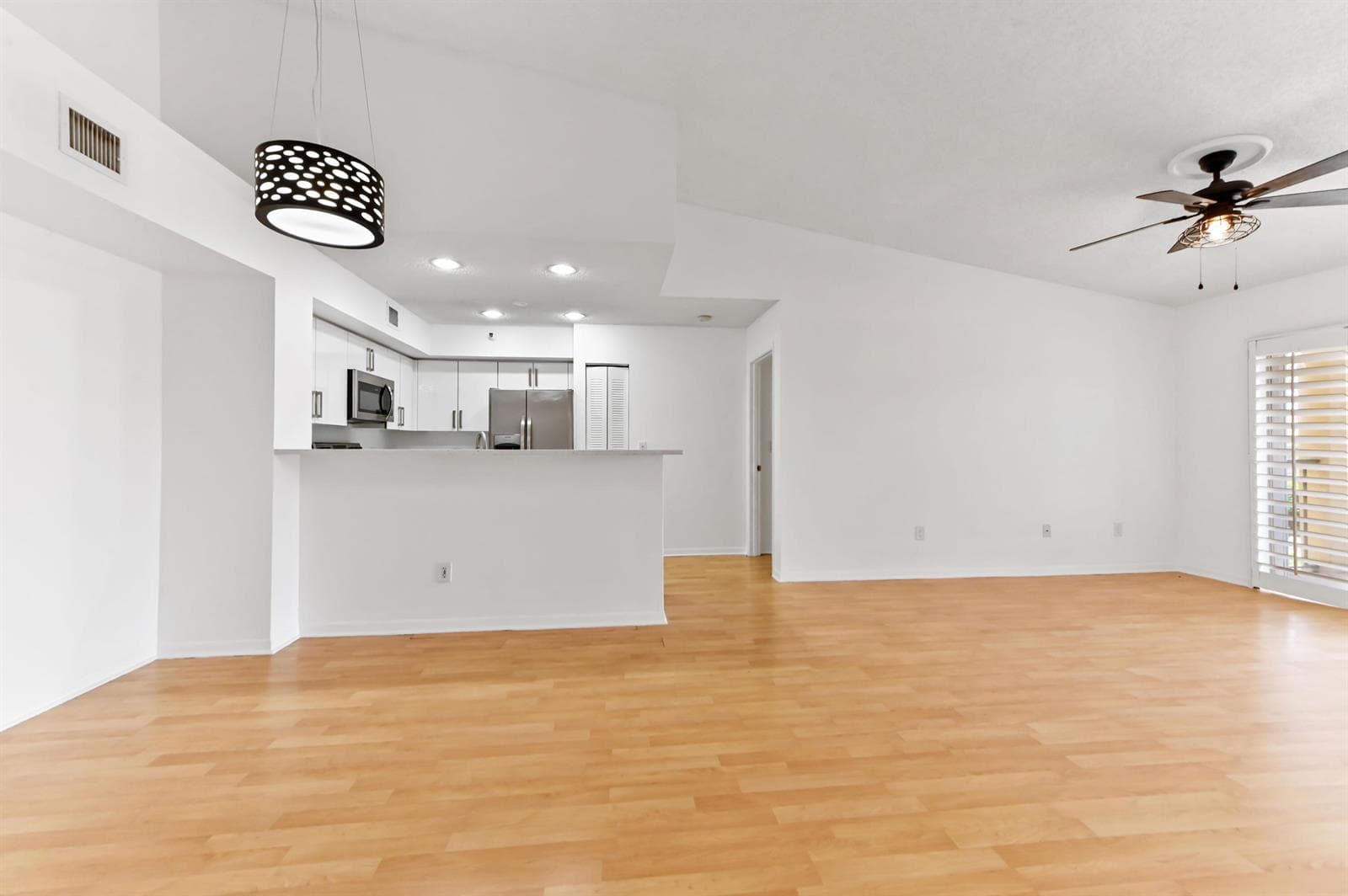 140 Yacht Club Way # 307, Hypoluxo FL 33462 photo 2