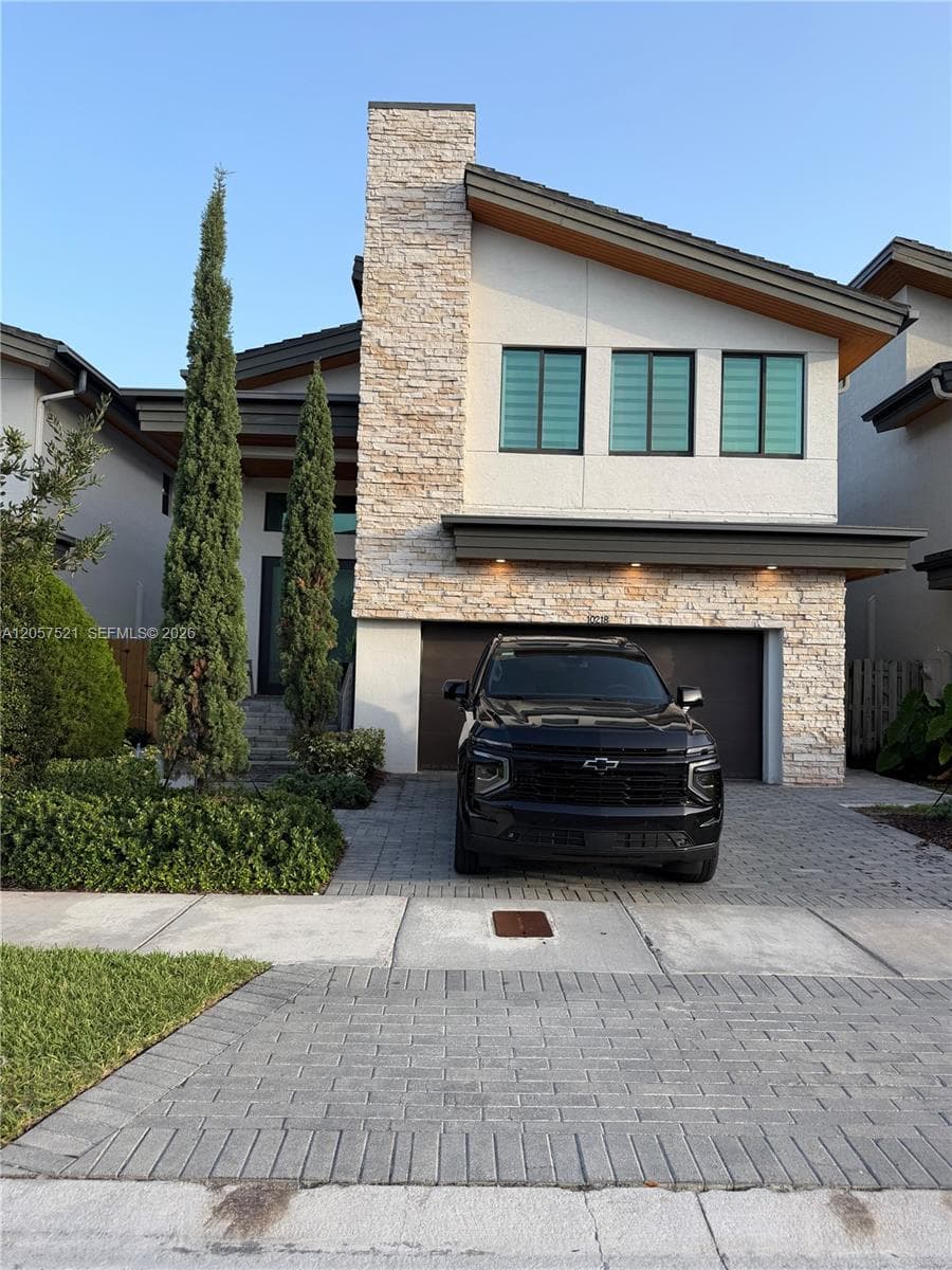 10218 NW 76th Ter, Doral FL 33178 photo 2