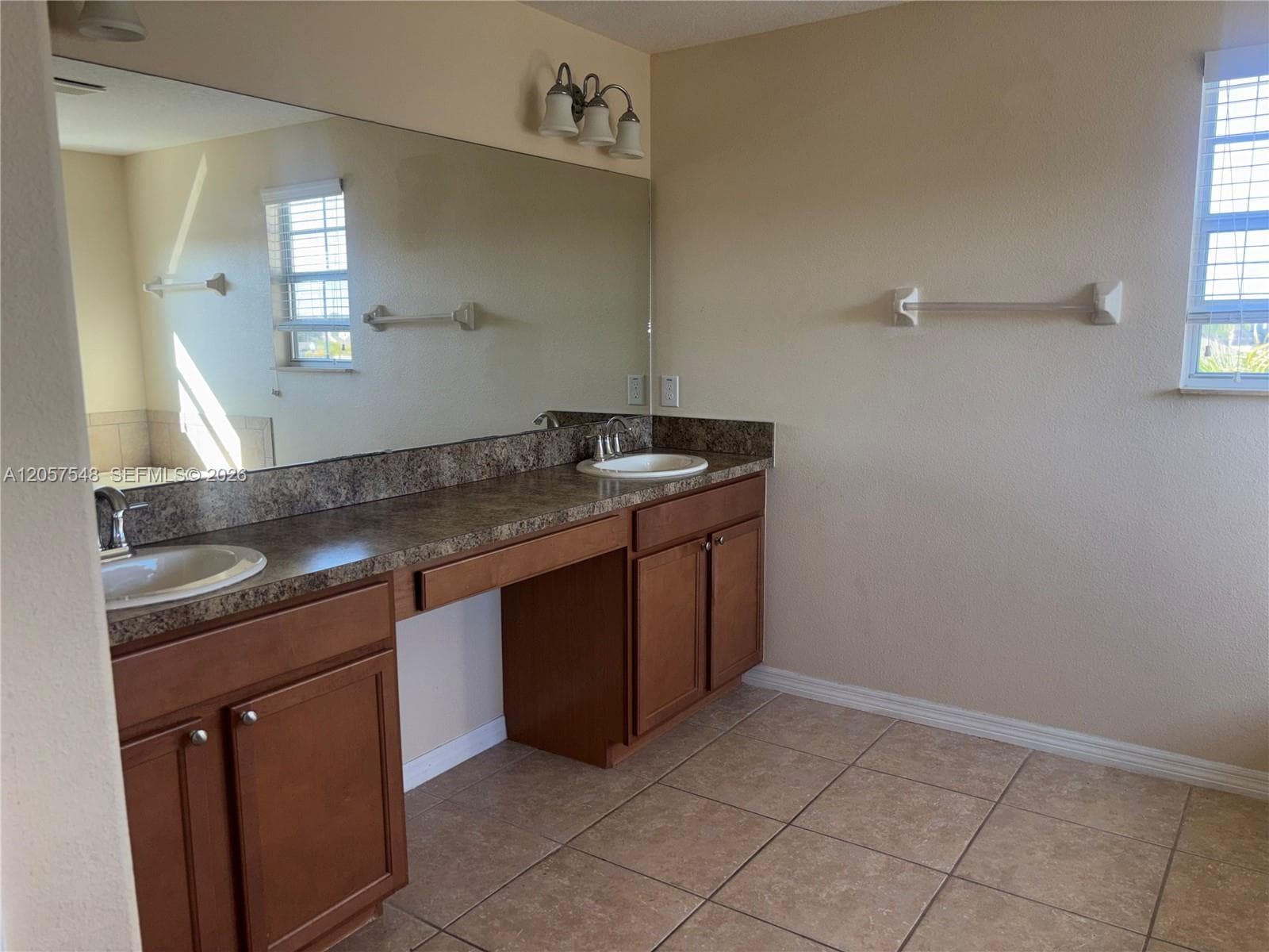 2579 Carrickton Circle, Other City - In The State Of Florida FL 32824 photo 5