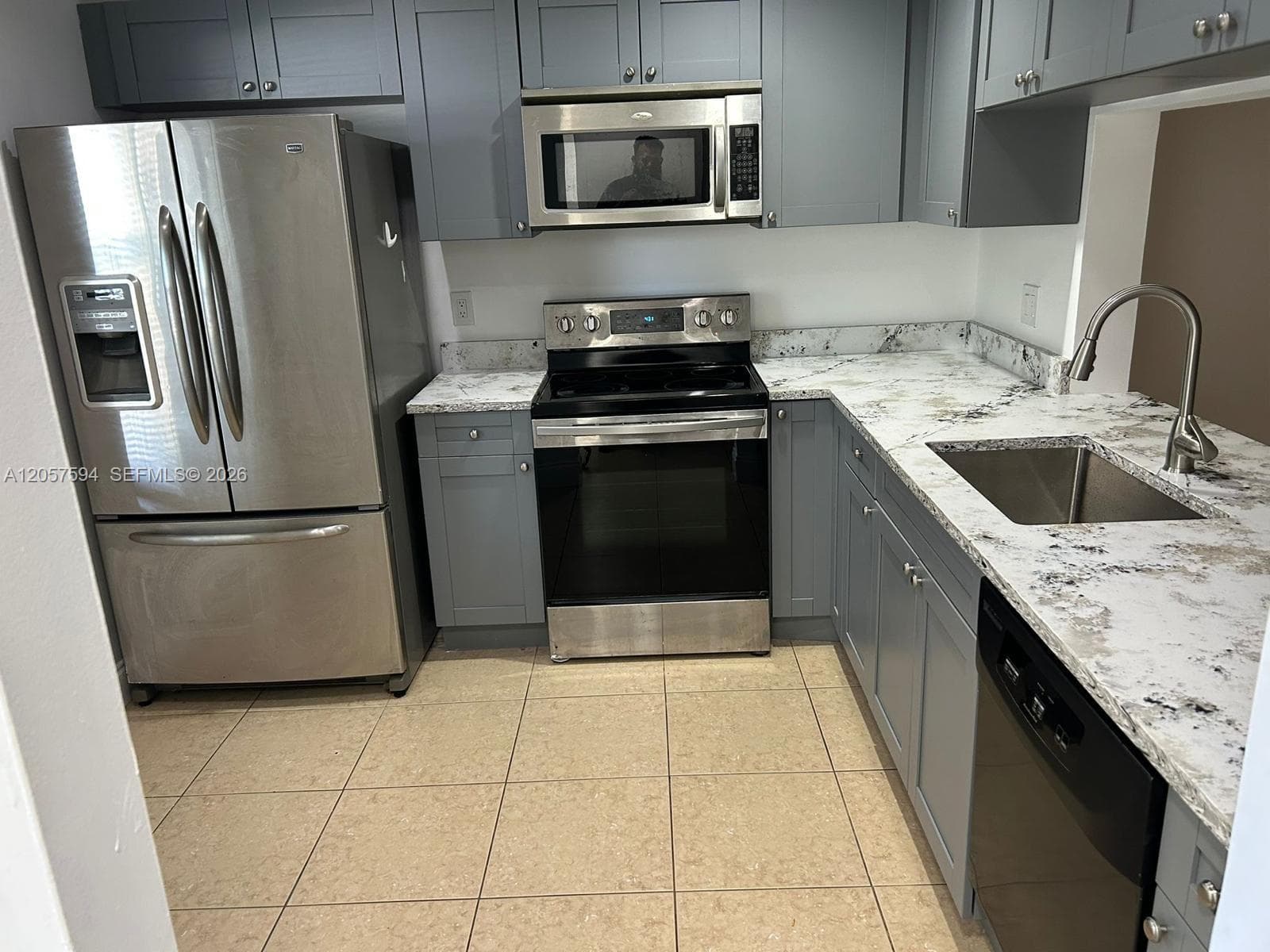 10537 NW 8th St, Pembroke Pines FL 33026 photo 3