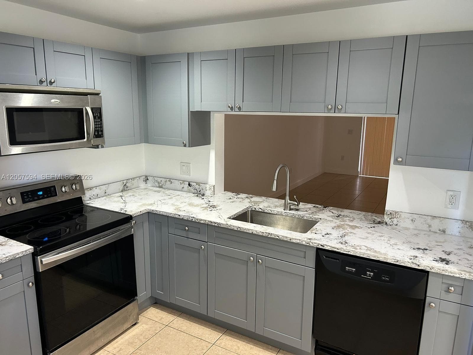 10537 NW 8th St, Pembroke Pines FL 33026 photo 5