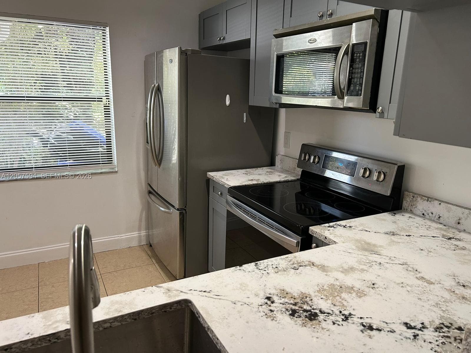 10537 NW 8th St, Pembroke Pines FL 33026 photo 4