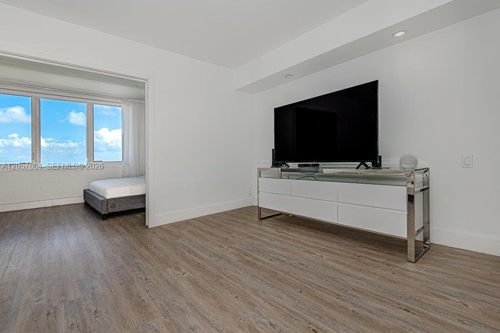 2301 Collins Ave # 1528, Miami Beach, FL 33139 photo 4