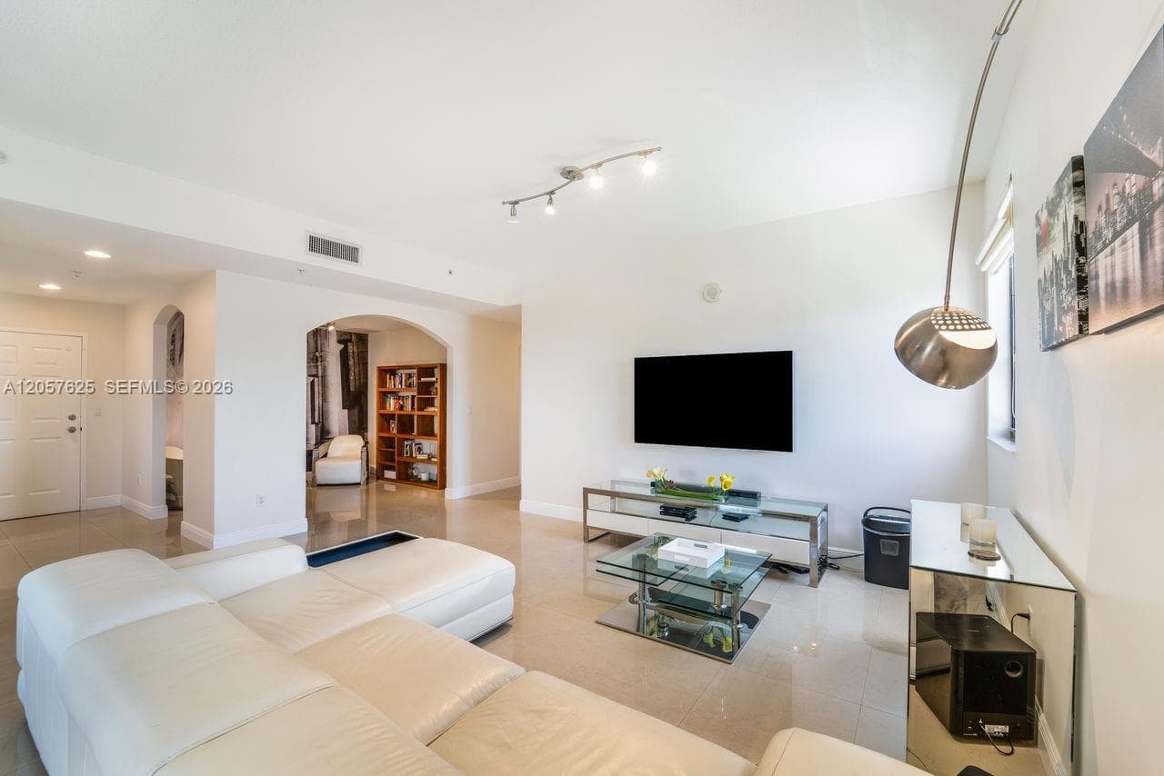 8395 SW 73rd Ave # 412, Miami FL 33143 photo 2