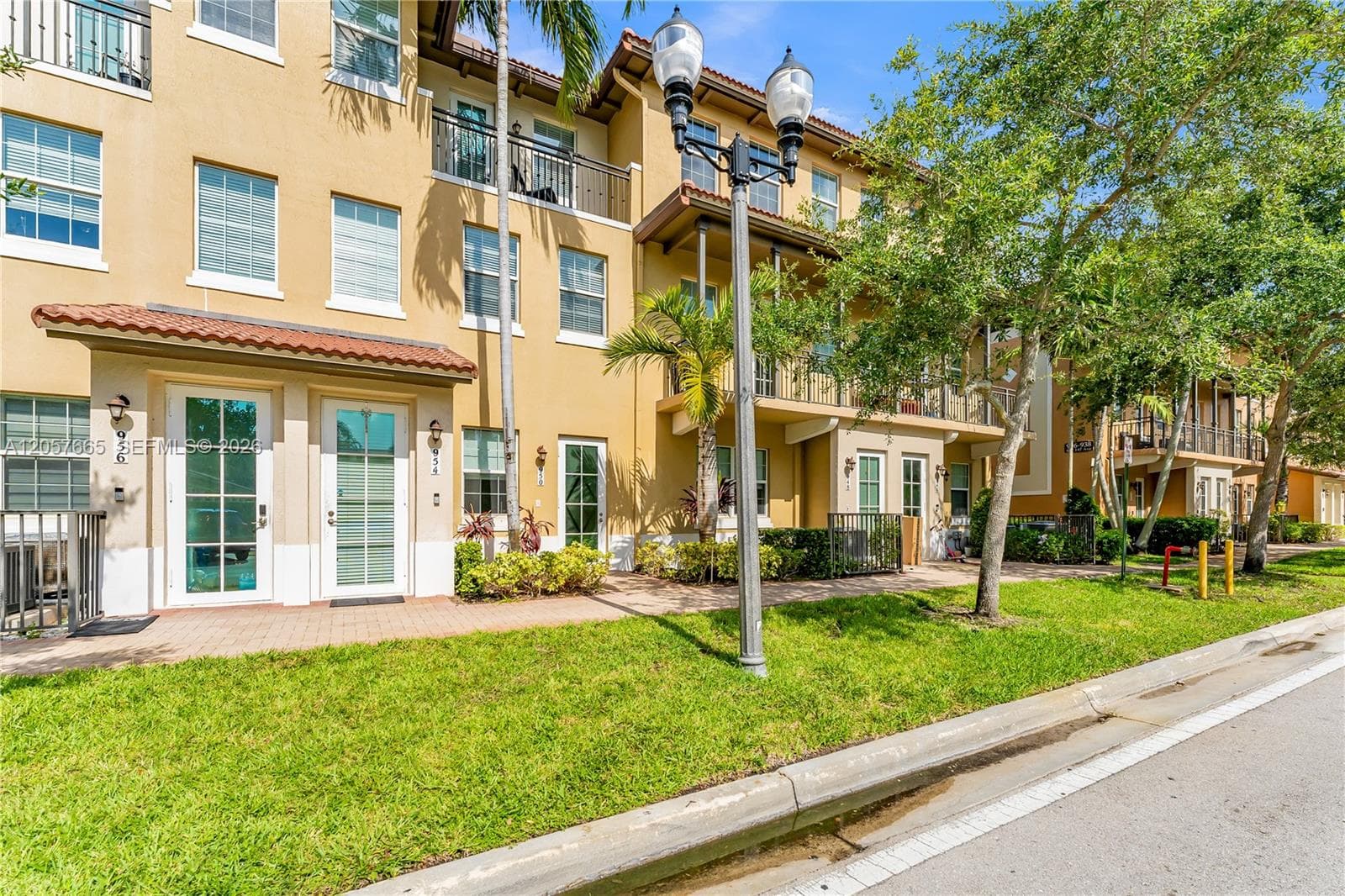 950 SW 147th Ave # 2611, Pembroke Pines FL 33027 photo 2