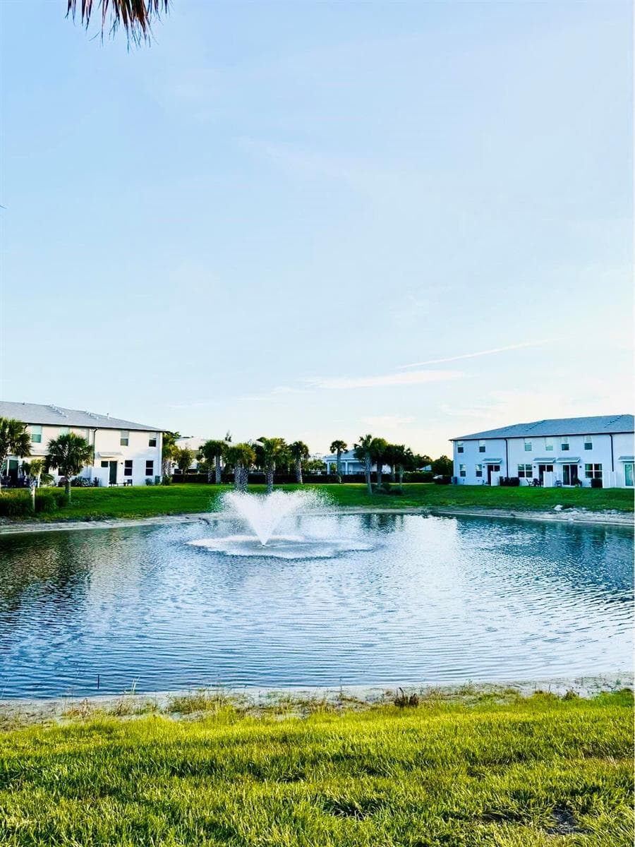 5677 MENTMORE Drive # 5677, Mangonia Park FL 33407 photo 2