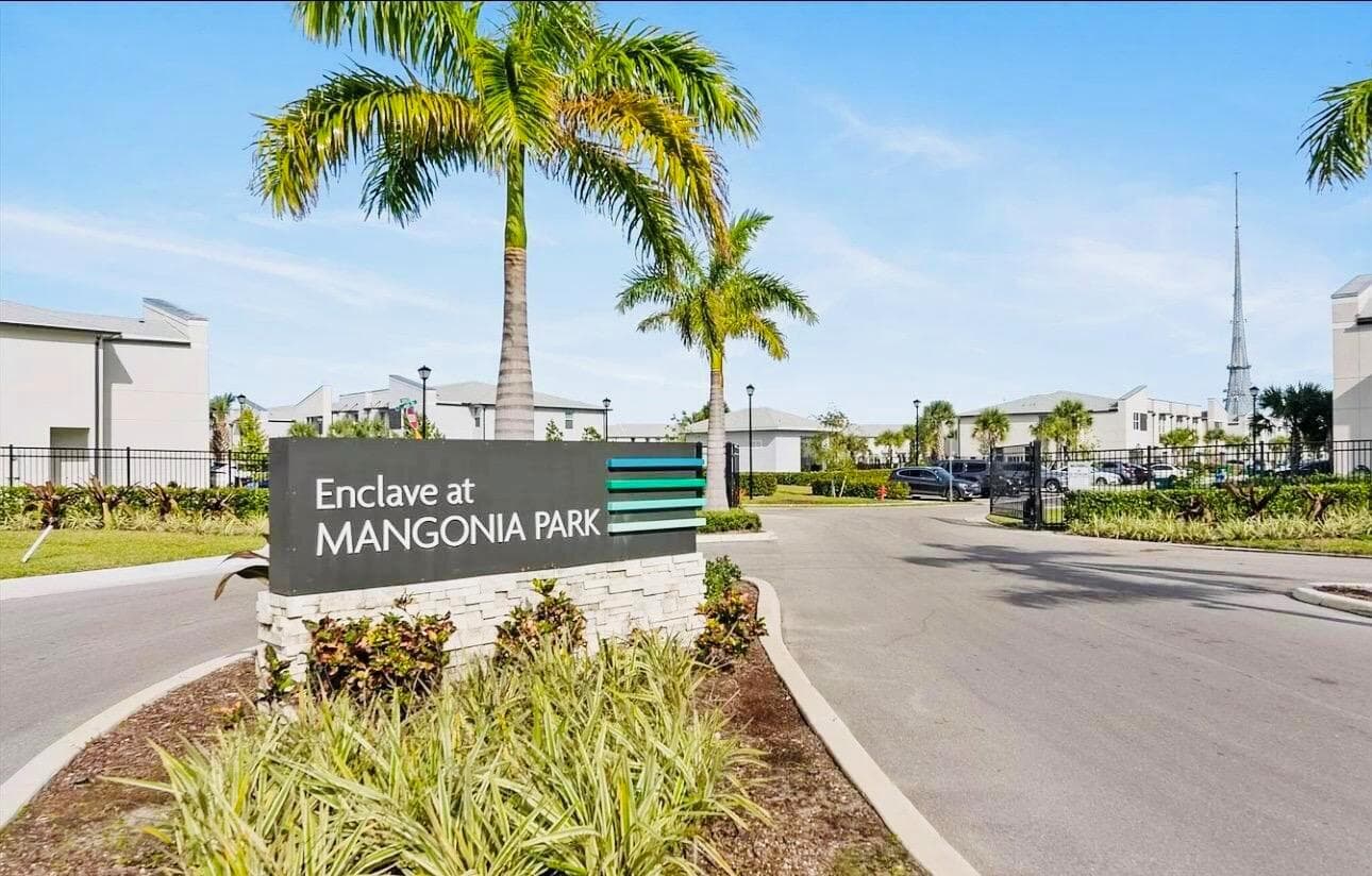 5677 MENTMORE Drive # 5677, Mangonia Park FL 33407 photo 4