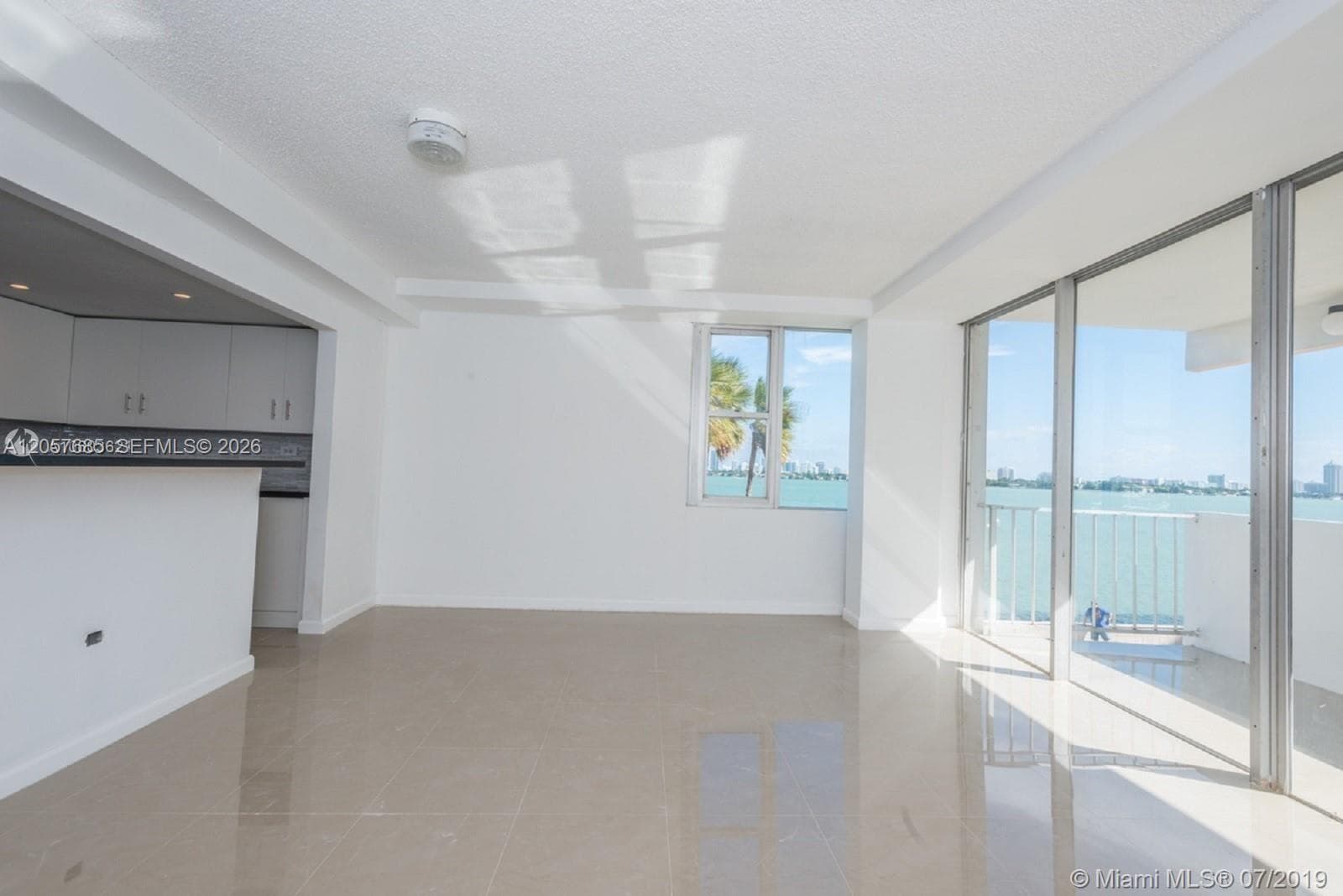 7545 E Treasure Dr # 2H, North Bay Village FL 33141