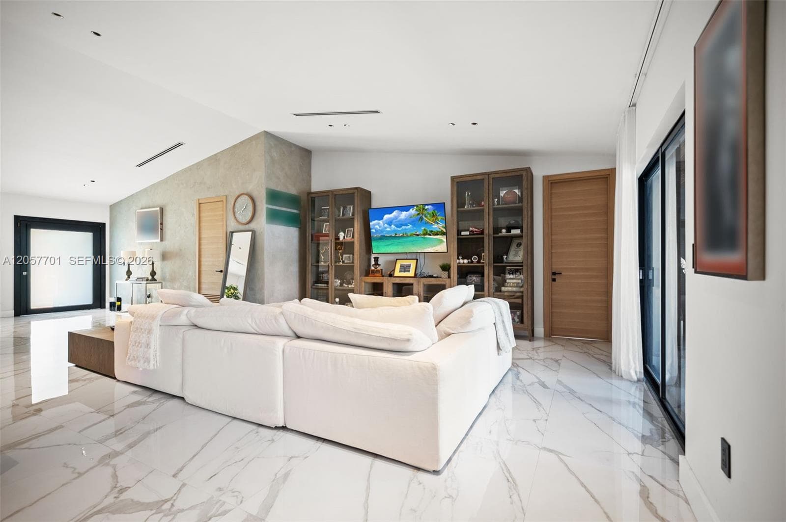 16431 NE 34th Ave, North Miami Beach FL 33160 photo 4