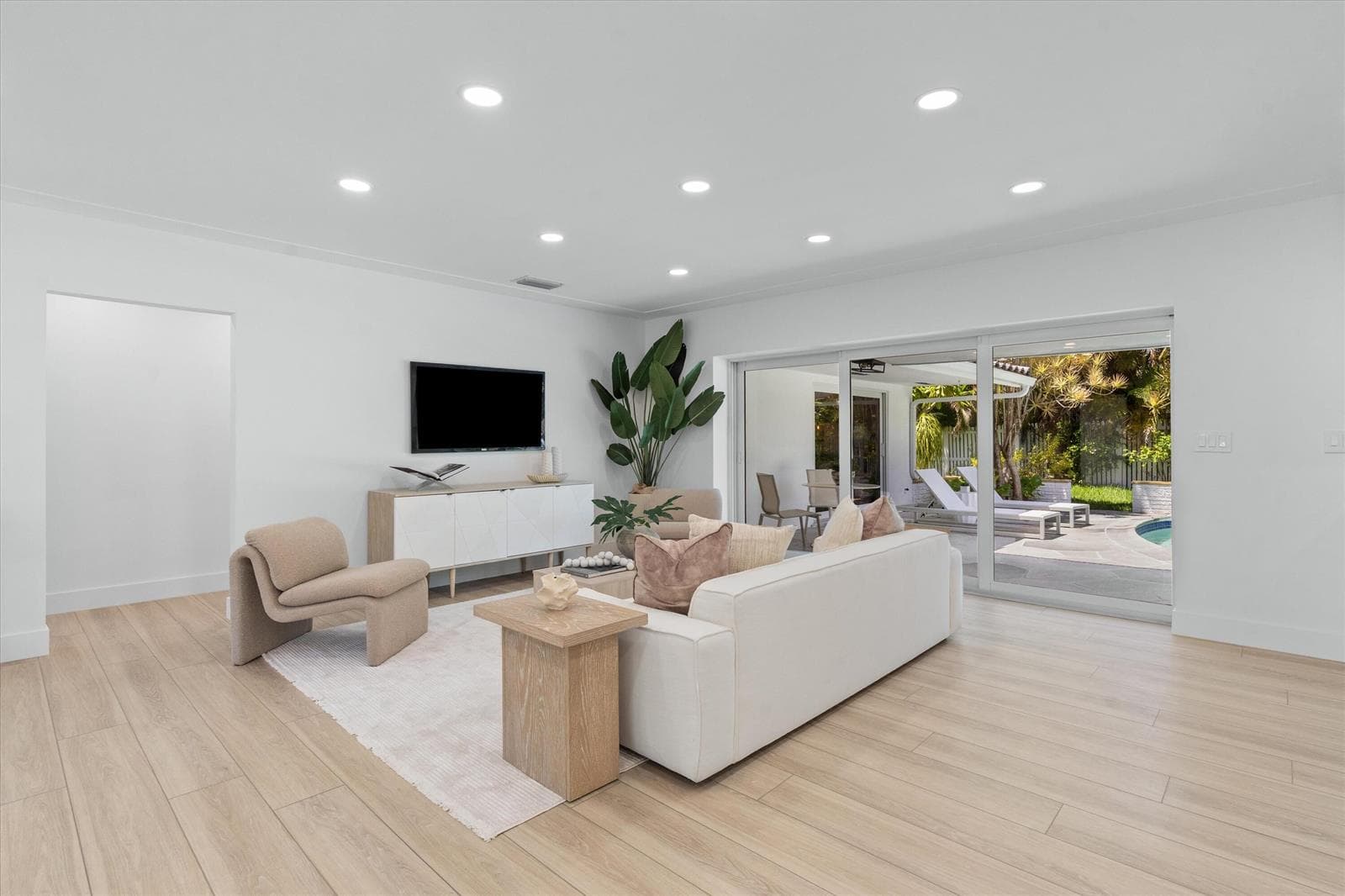 2919 NW 11TH Terrace, Wilton Manors FL 33311 photo 4