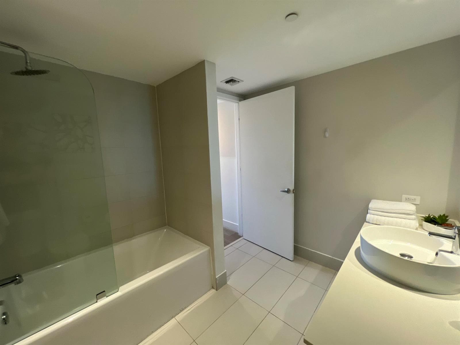 2600 E HALLANDALE BEACH Boulevard # T3110, Hallandale Beach FL 33009 photo 5