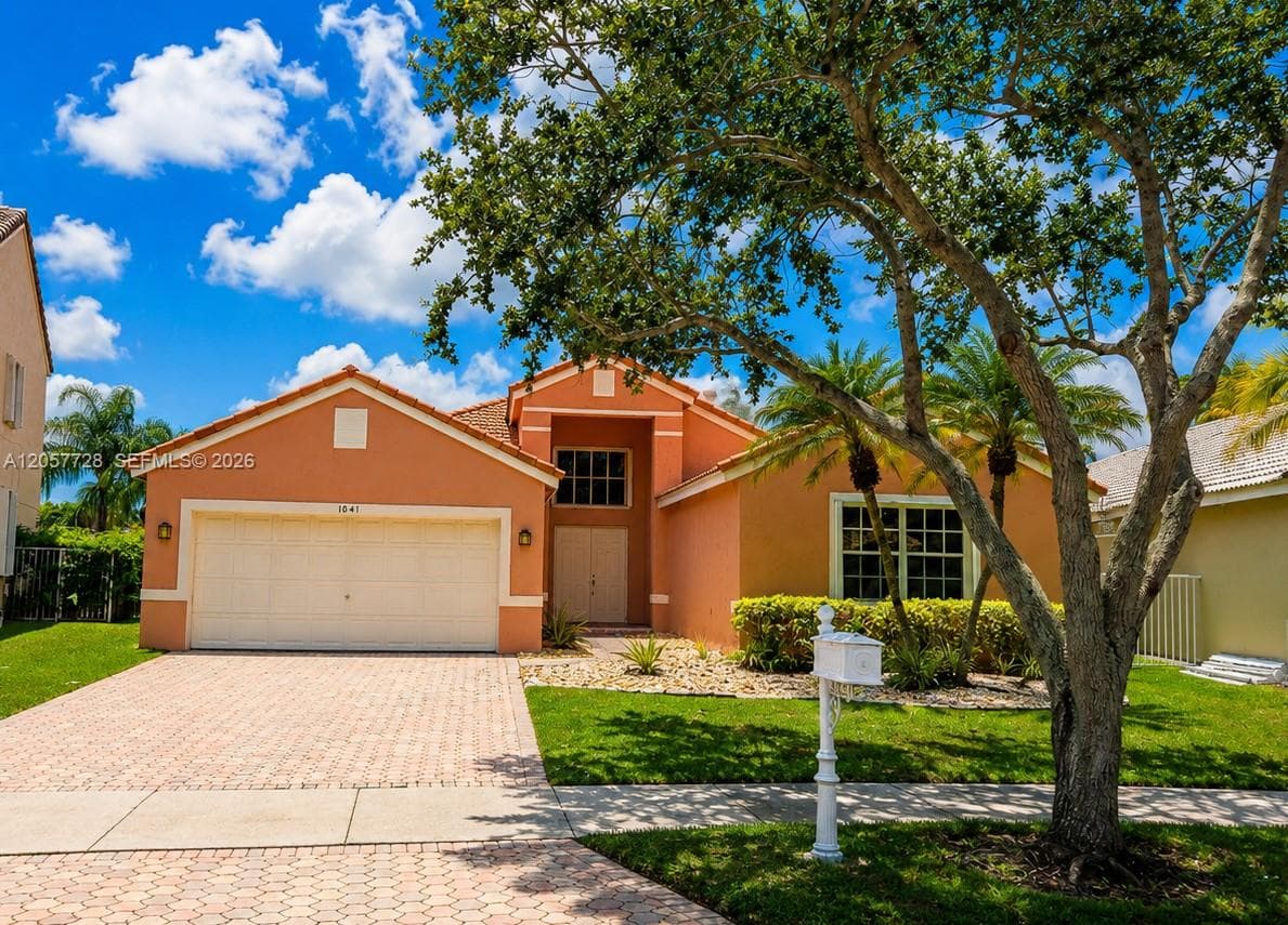 1041 Cedar Falls Dr, Weston FL 33327