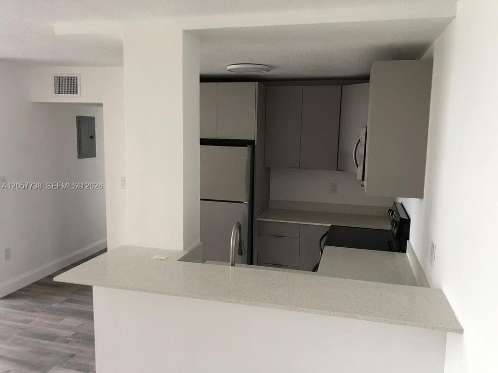 9682 Fontainebleau Blvd # 507, Miami, FL 33172 photo 5